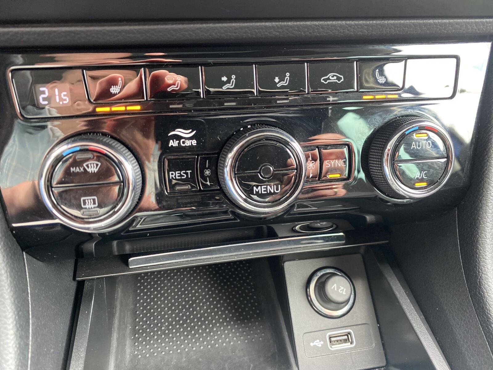 Škoda Superb Combi - zdjęcie 23