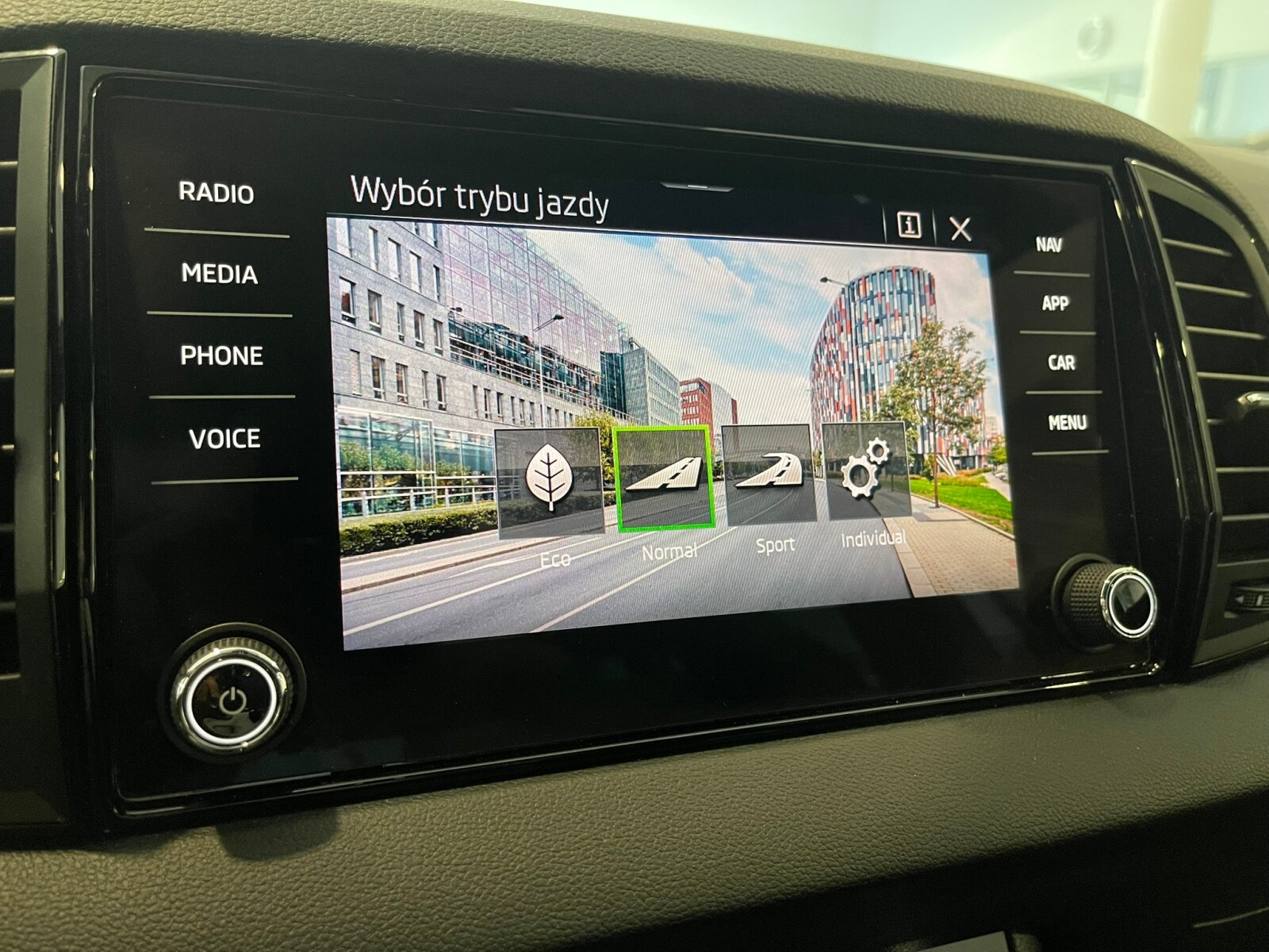Škoda Karoq - zdjęcie 16