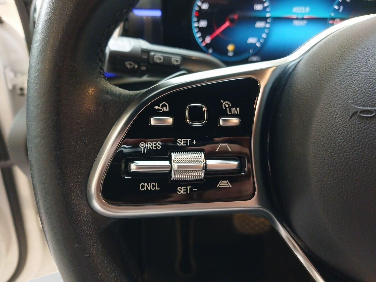 Mercedes-Benz CLA 250 - zdjęcie 18