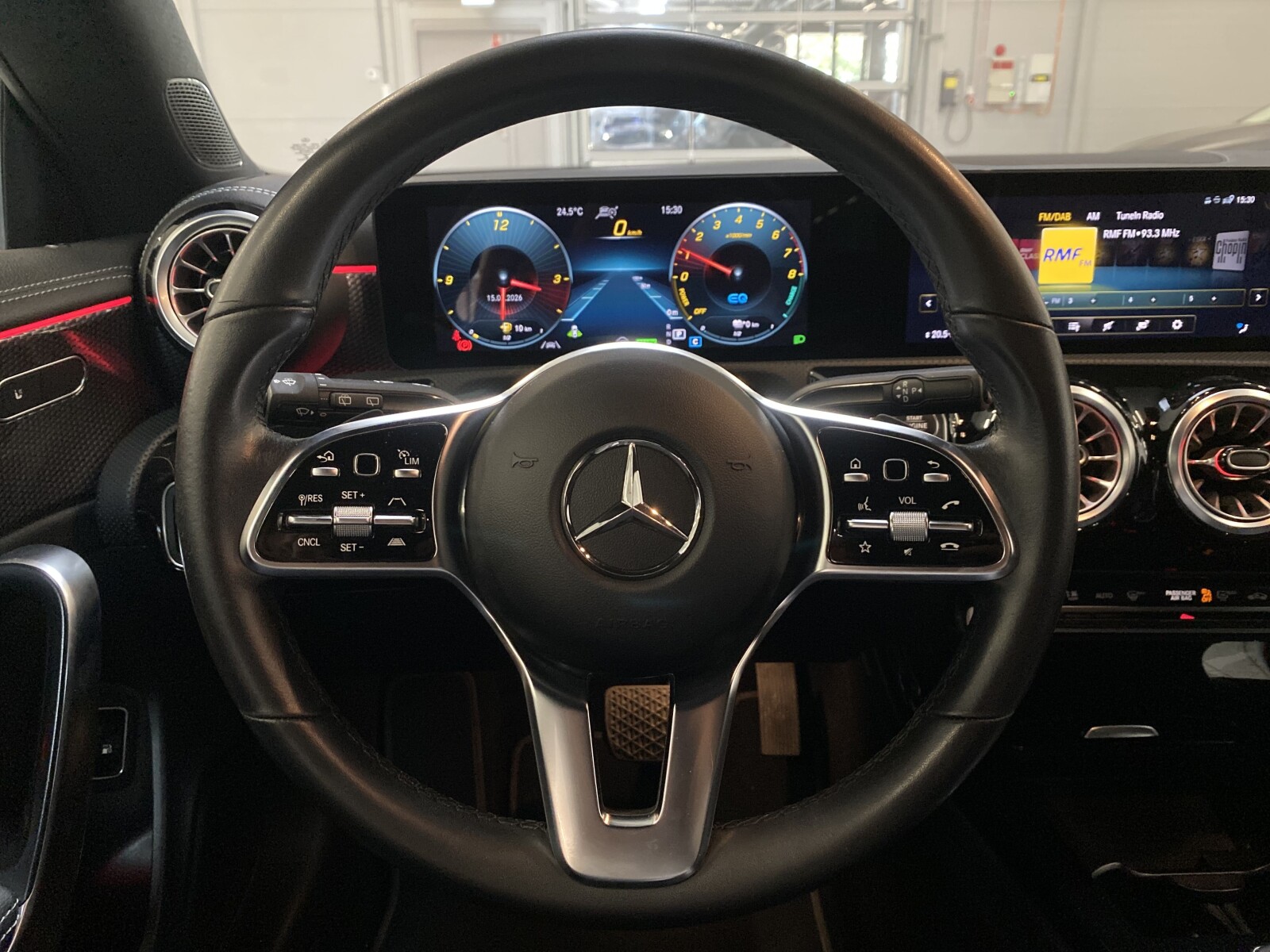 Mercedes-Benz CLA 250 - zdjęcie 32