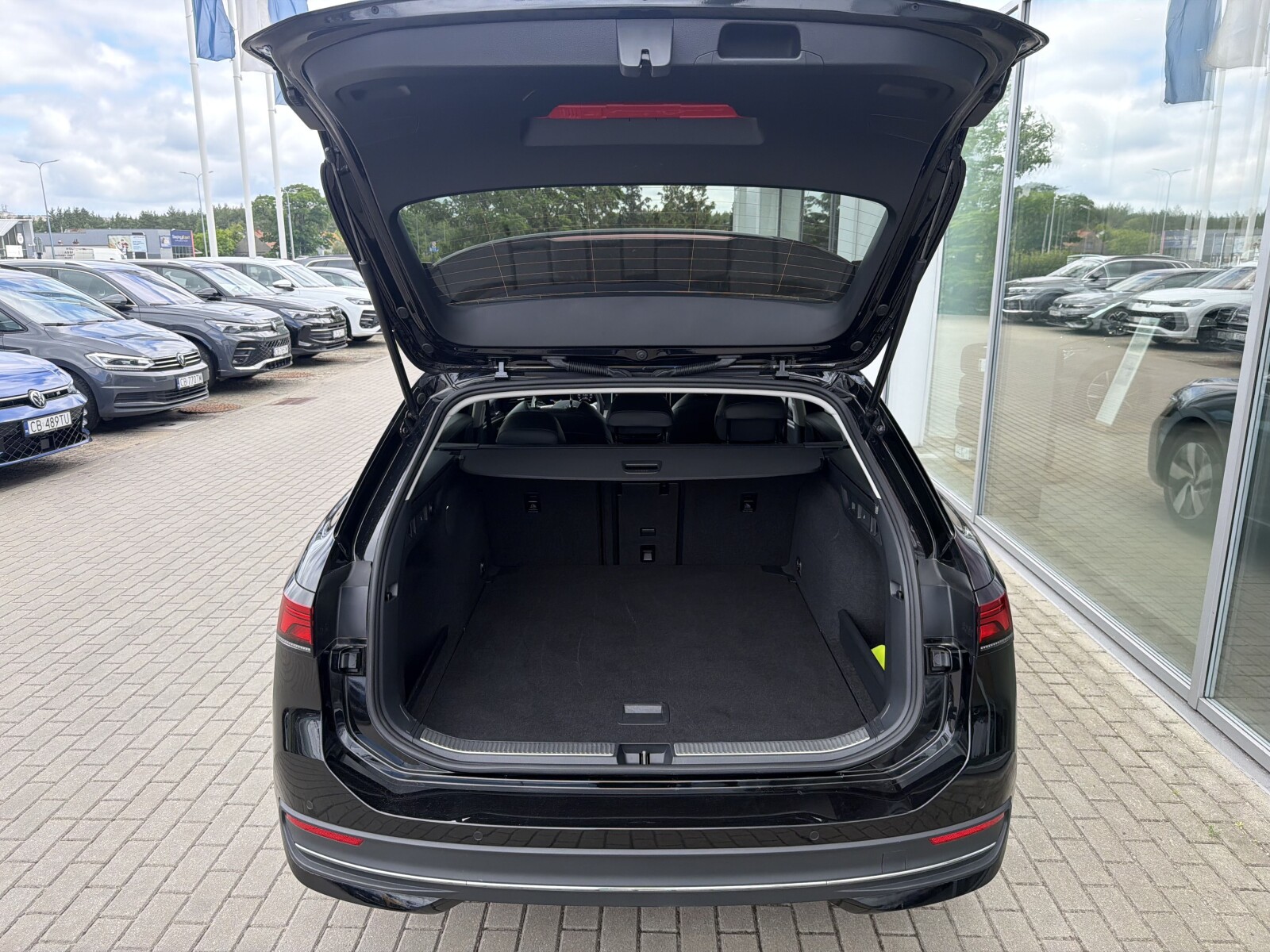 Volkswagen Passat Variant - zdjęcie 17