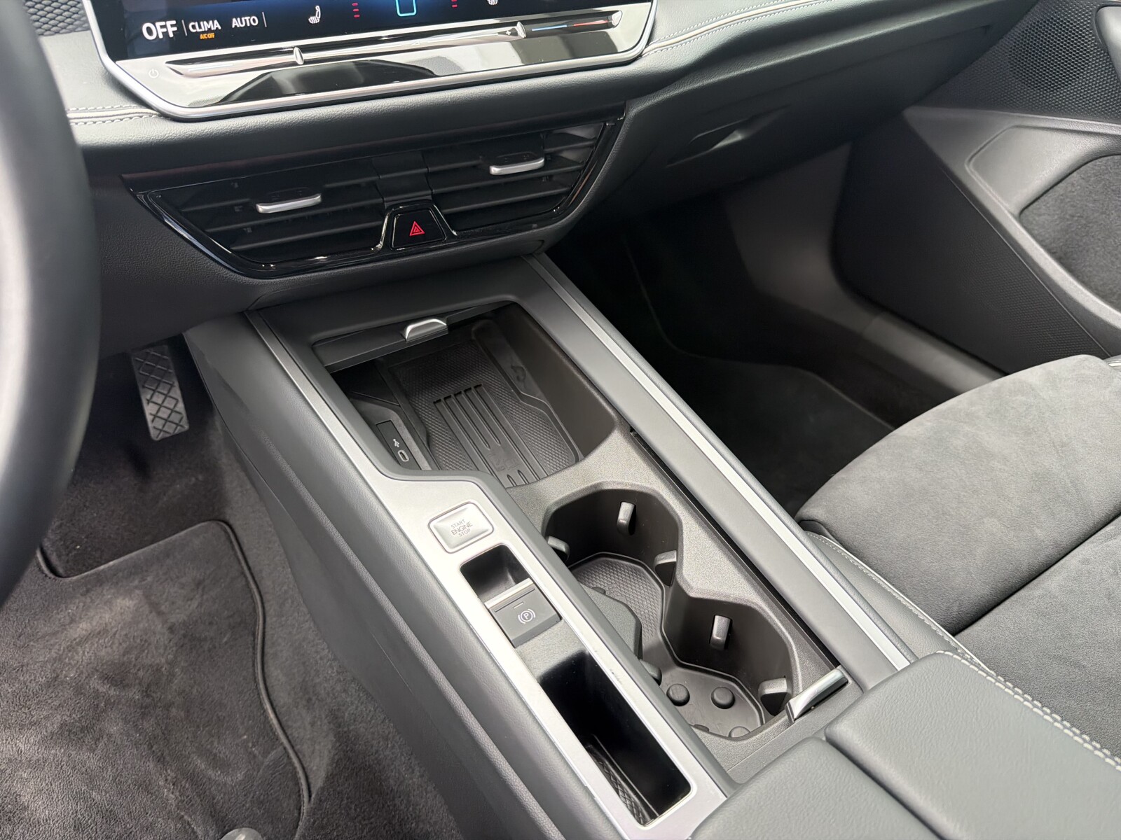 Volkswagen Passat Variant - zdjęcie 15
