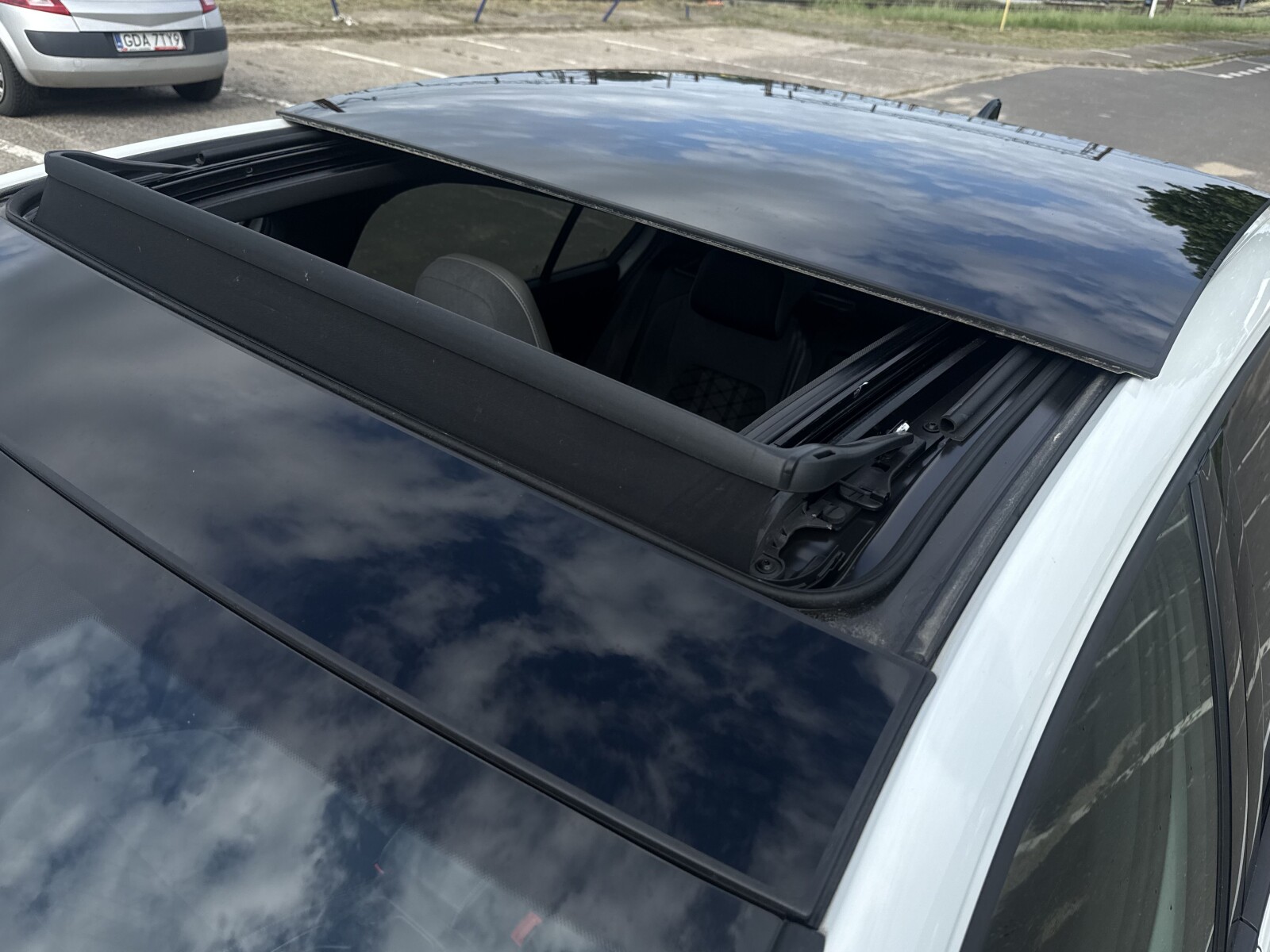 Volkswagen Golf - zdjęcie 37