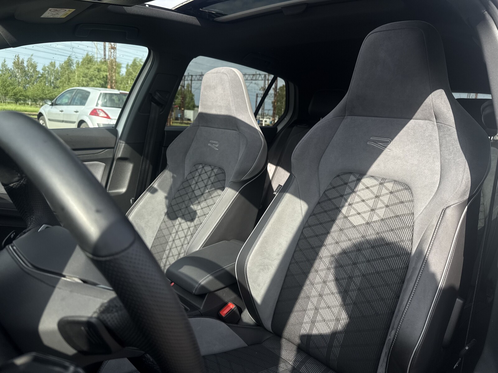 Volkswagen Golf - zdjęcie 12