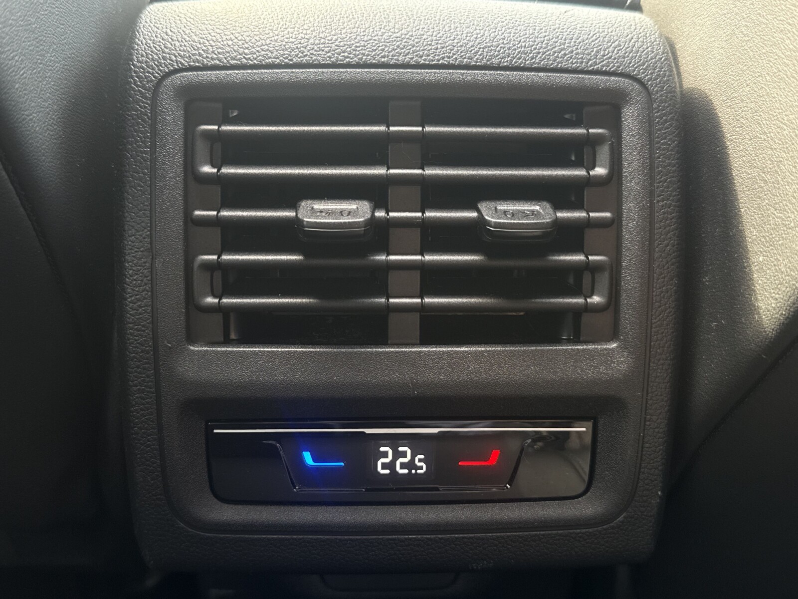 Volkswagen Golf - zdjęcie 32