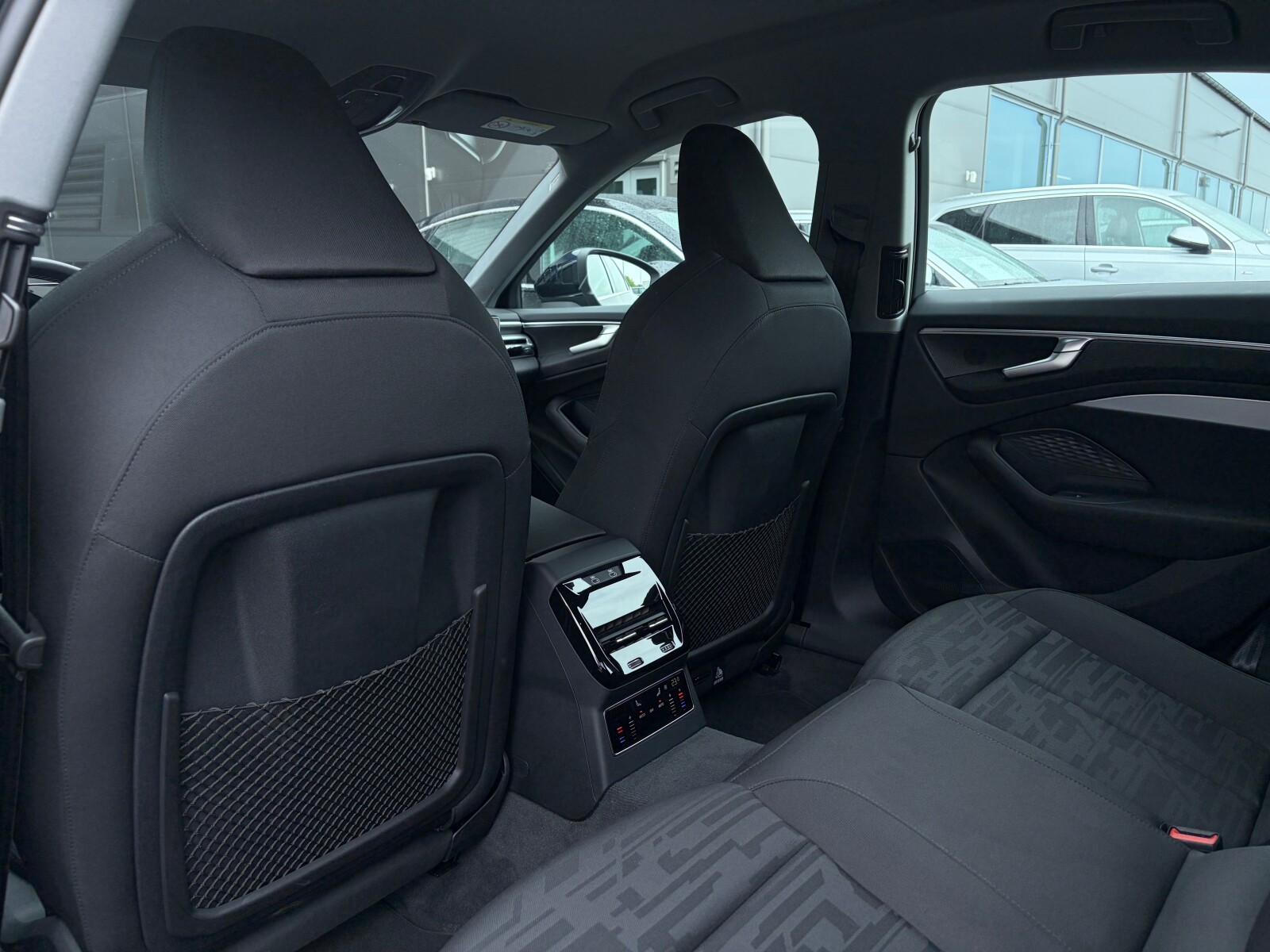 Audi A6 Limousine - zdjęcie 28