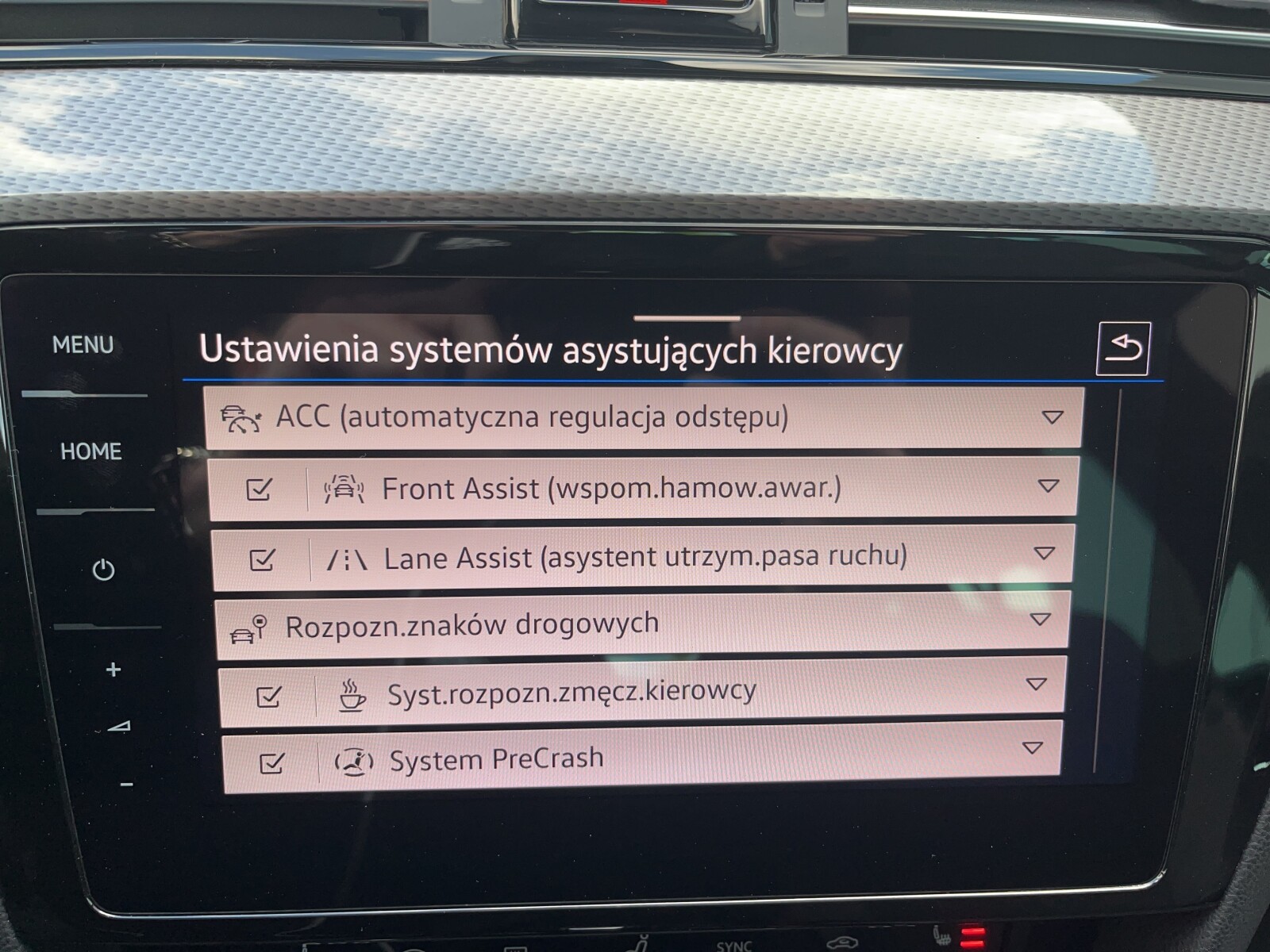 Volkswagen Passat Alltrack - zdjęcie 33