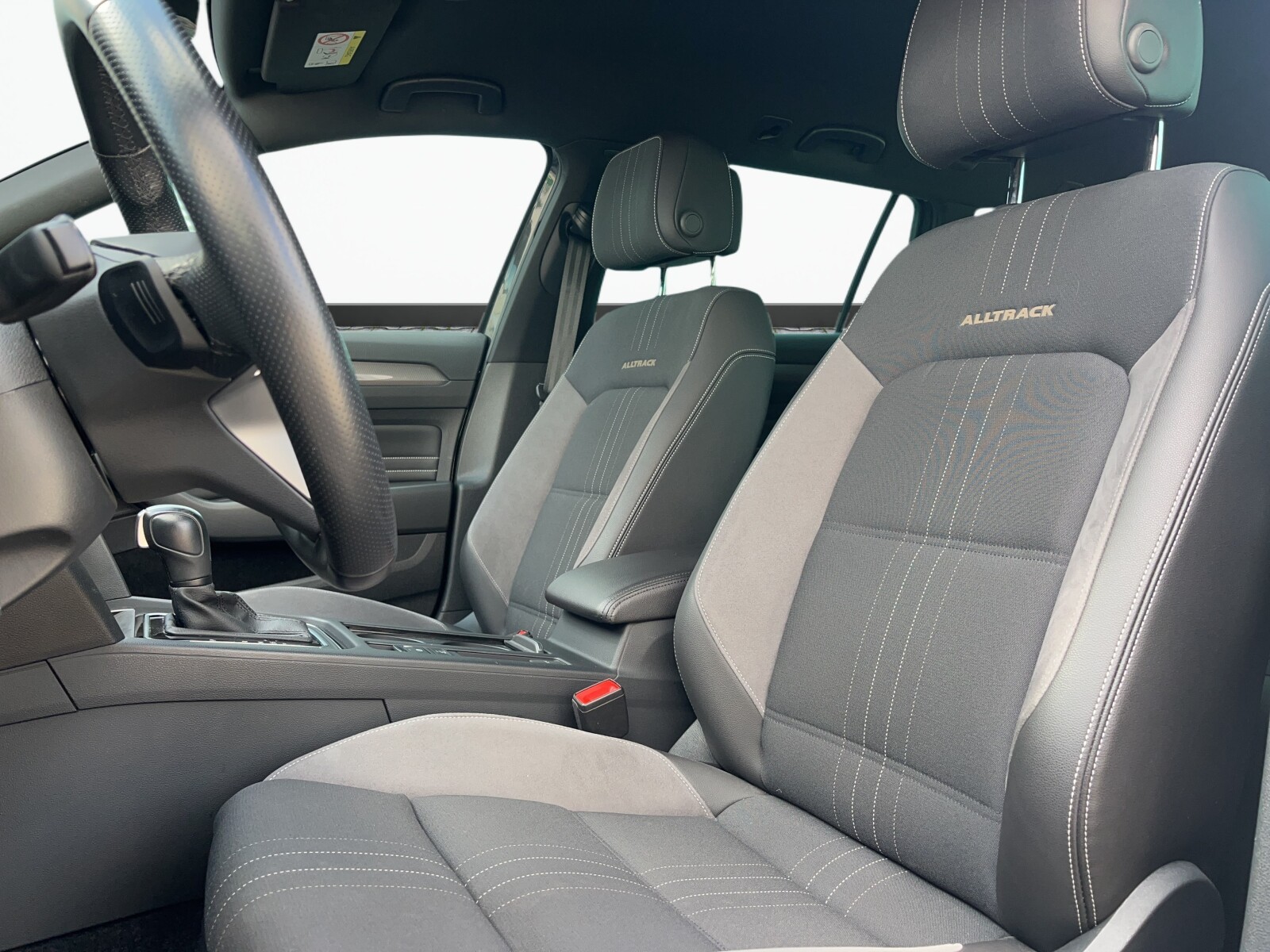 Volkswagen Passat Alltrack - zdjęcie 12