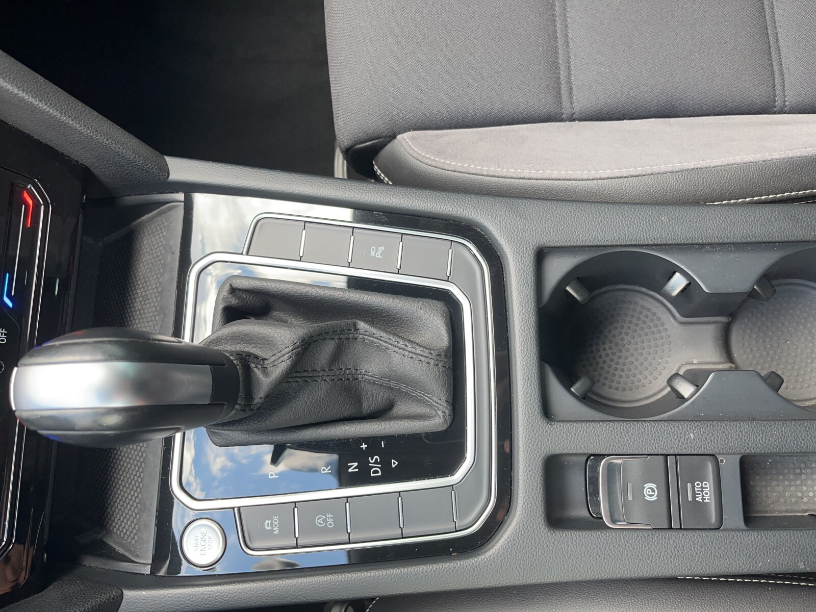 Volkswagen Passat Alltrack - zdjęcie 28