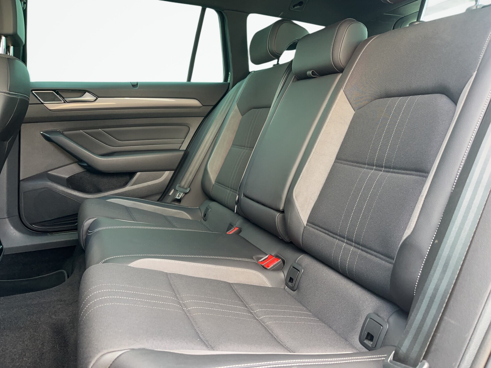 Volkswagen Passat Alltrack - zdjęcie 14