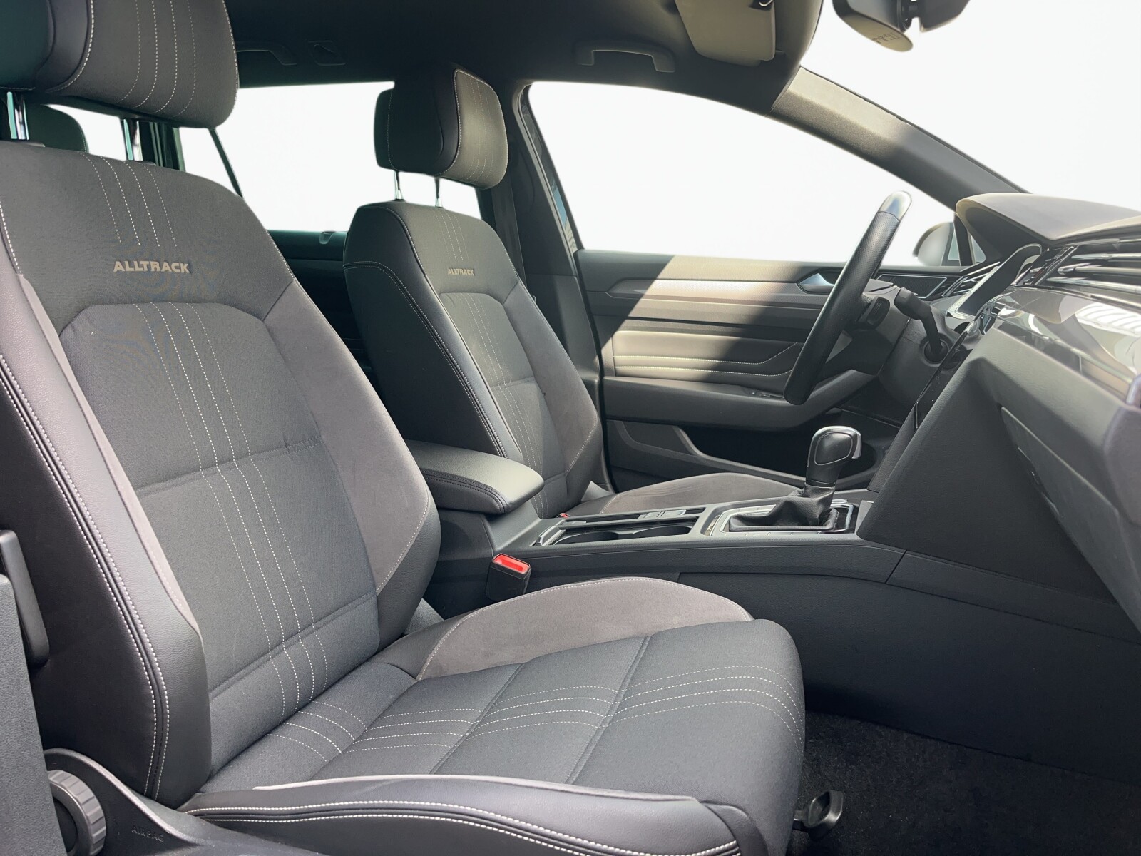 Volkswagen Passat Alltrack - zdjęcie 23