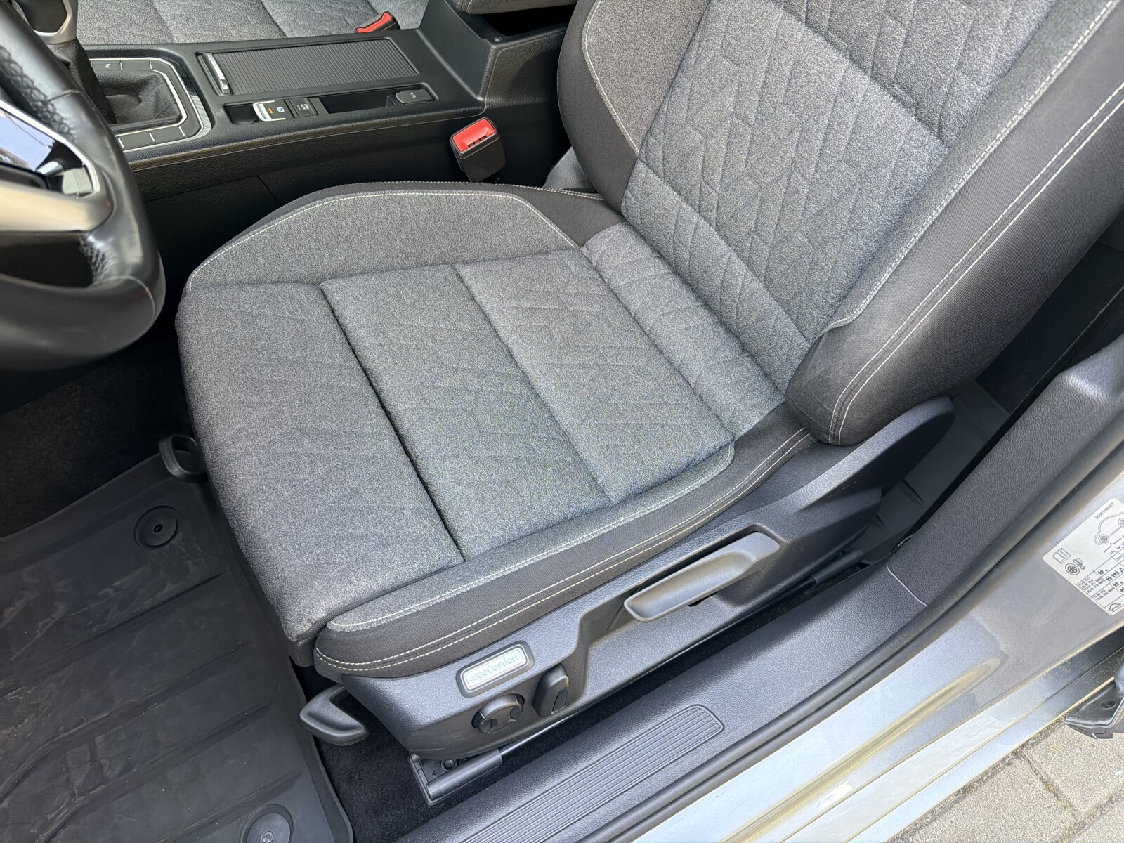 Volkswagen Passat Variant - zdjęcie 12