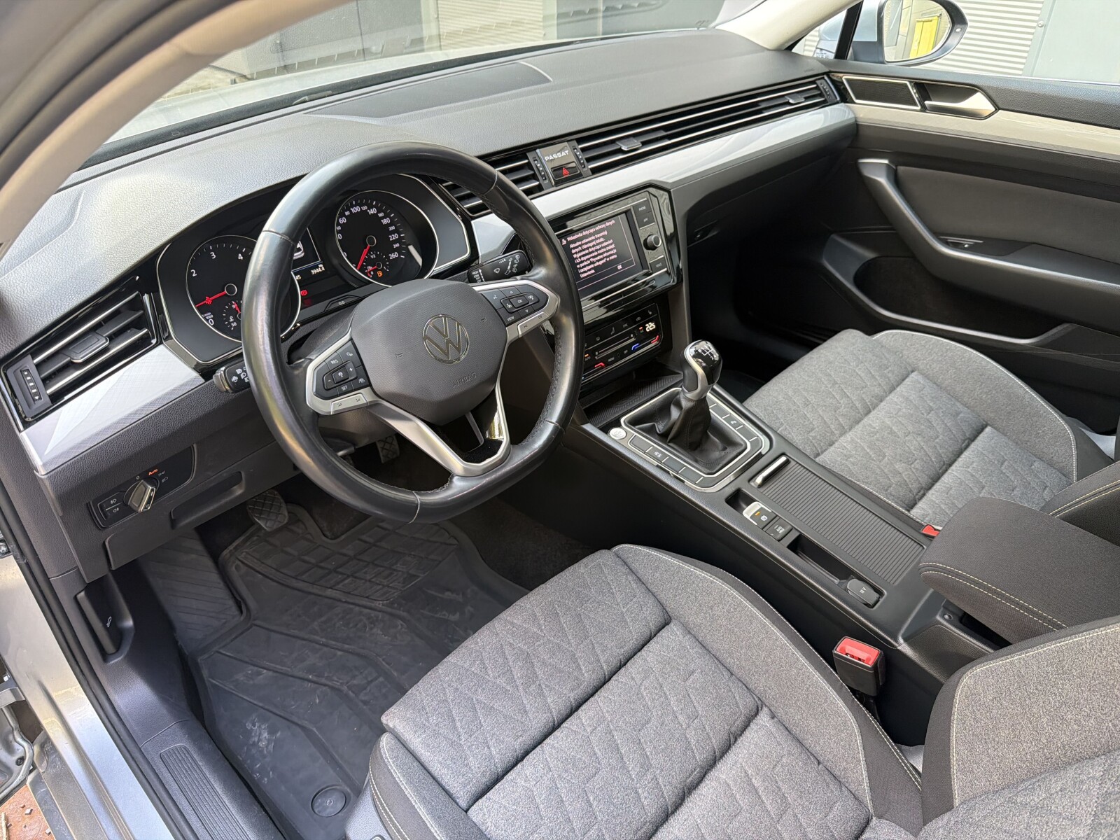 Volkswagen Passat Variant - zdjęcie 9