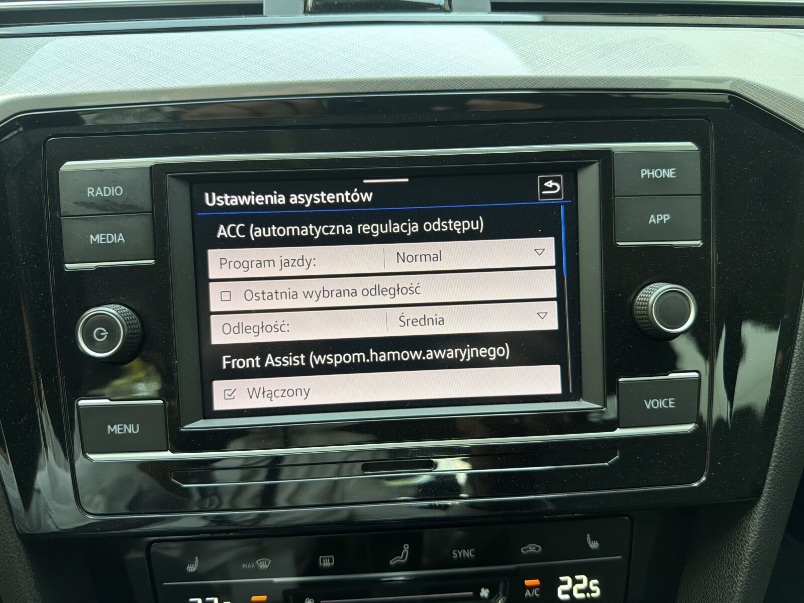Volkswagen Passat Variant - zdjęcie 24