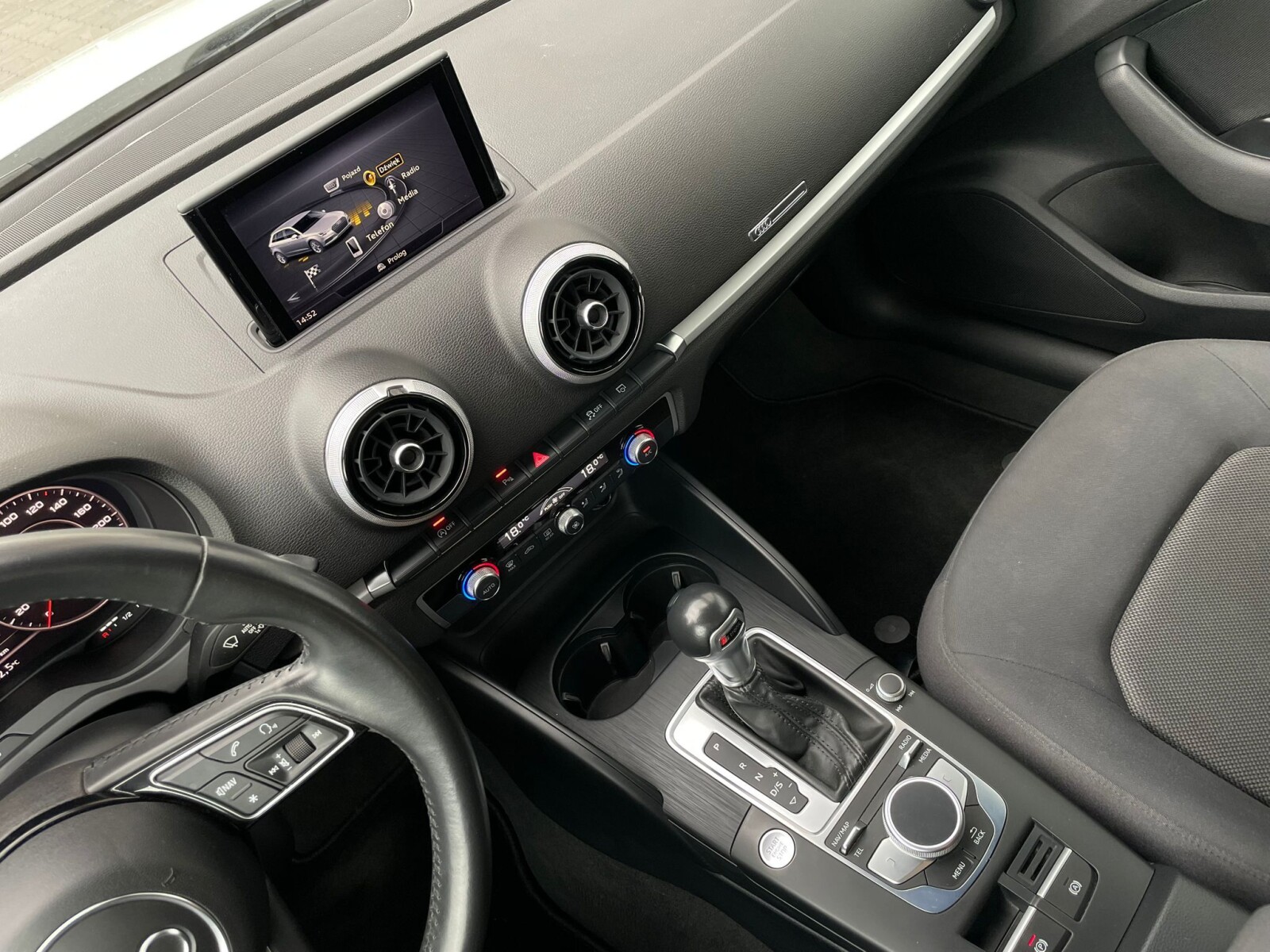Audi A3 Sportback - zdjęcie 28
