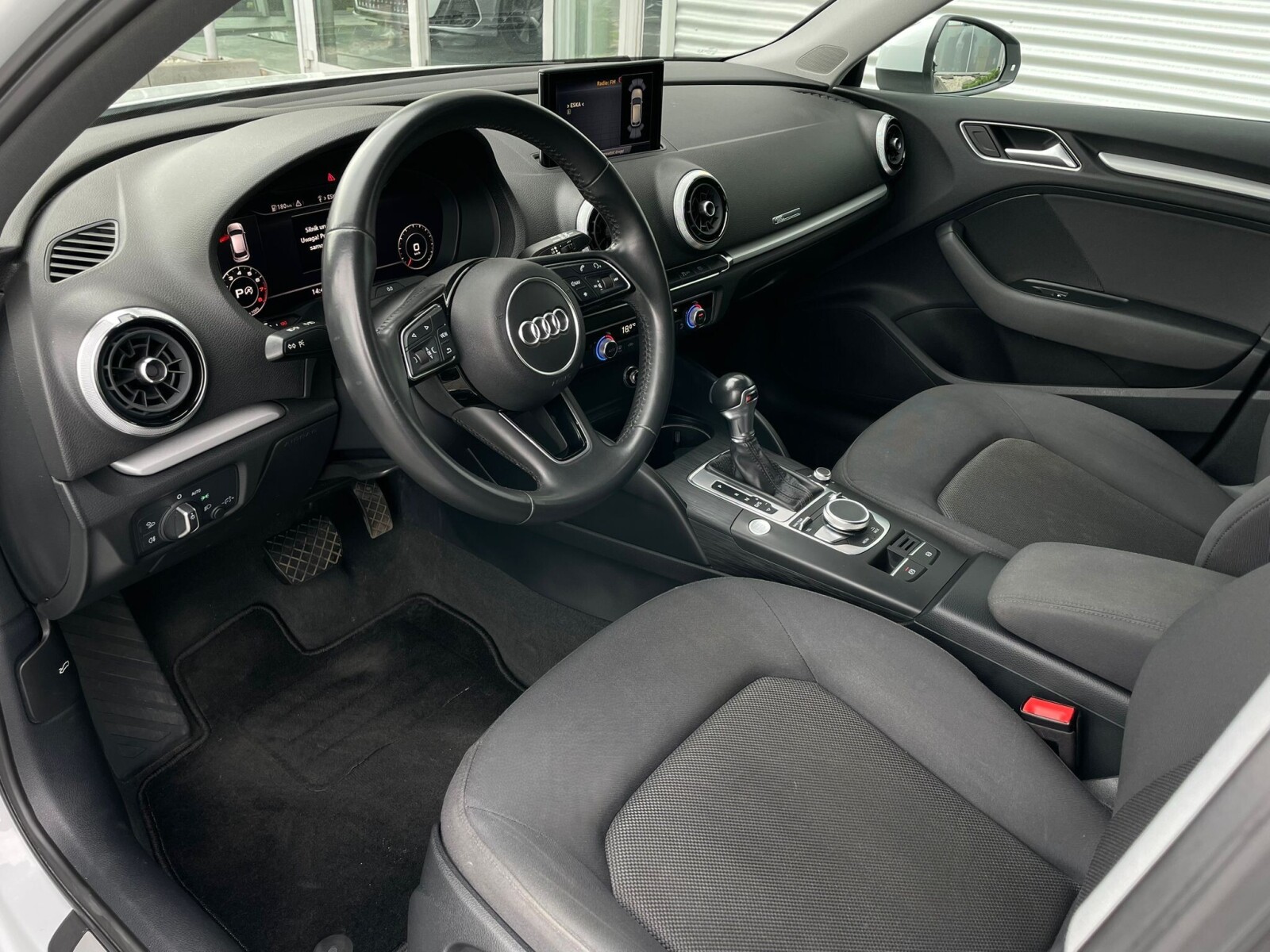 Audi A3 Sportback - zdjęcie 17