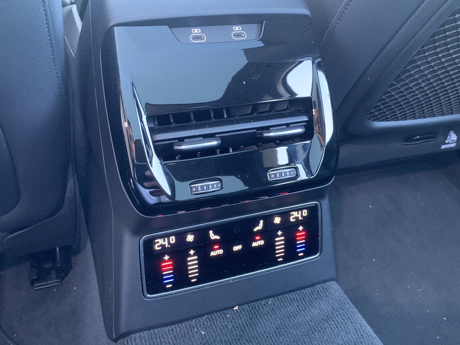 Audi A6 Avant - zdjęcie 18