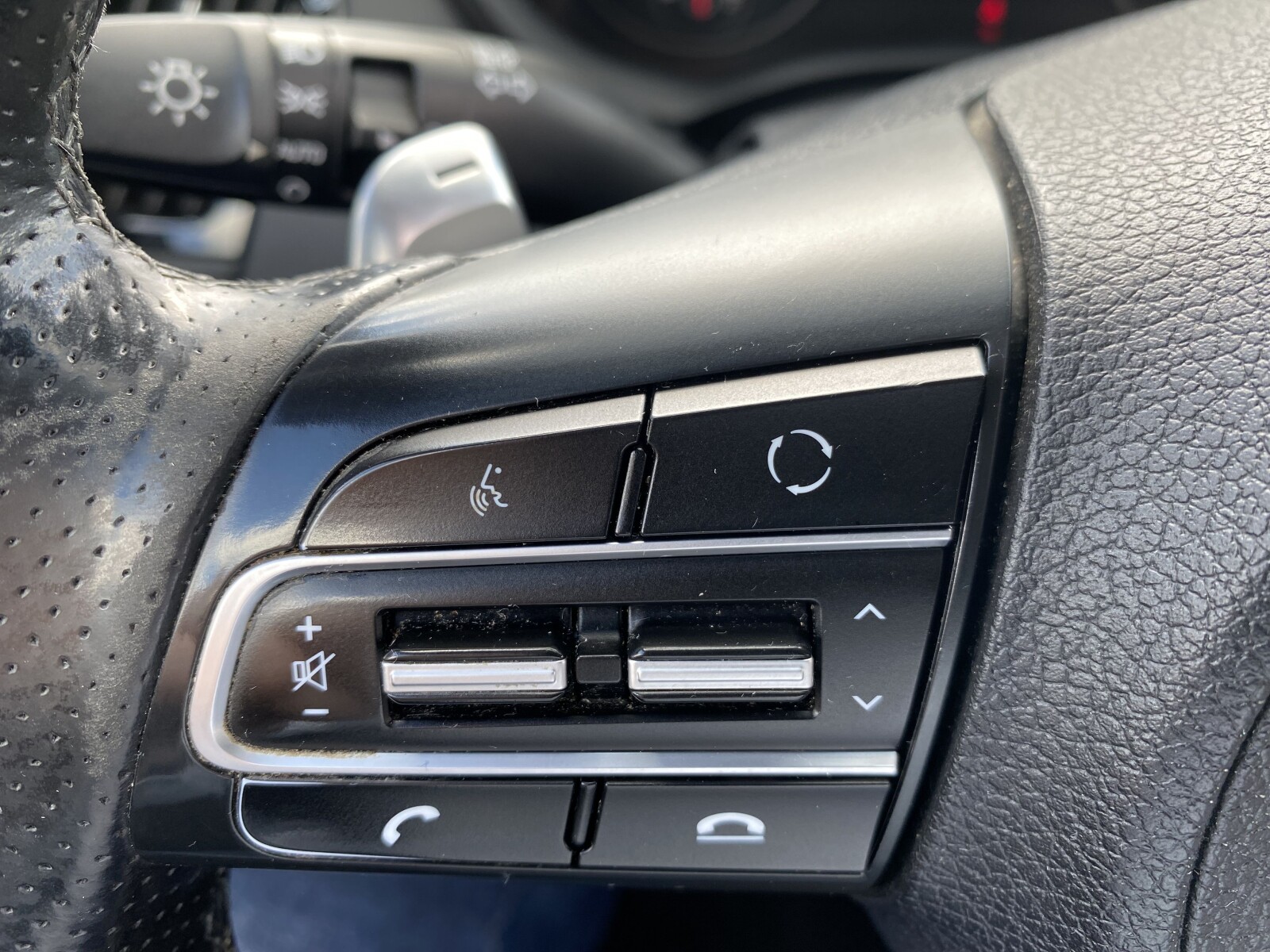 Kia Stinger - zdjęcie 24