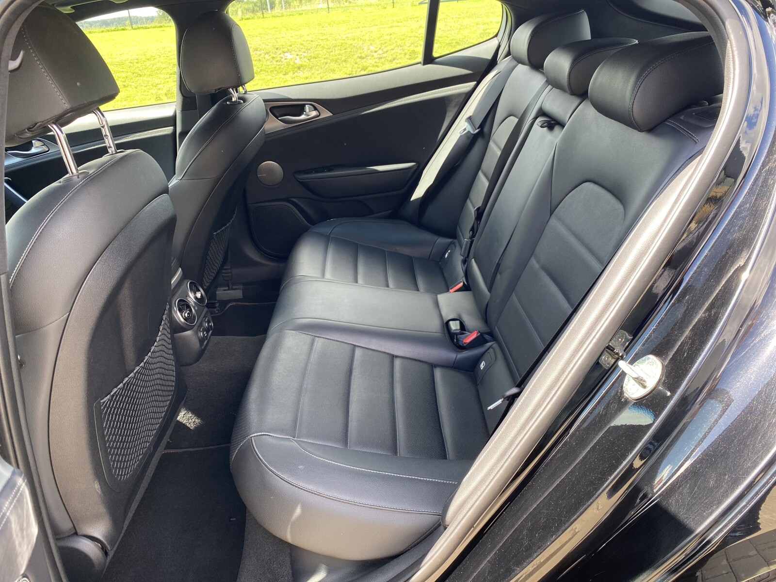 Kia Stinger - zdjęcie 12