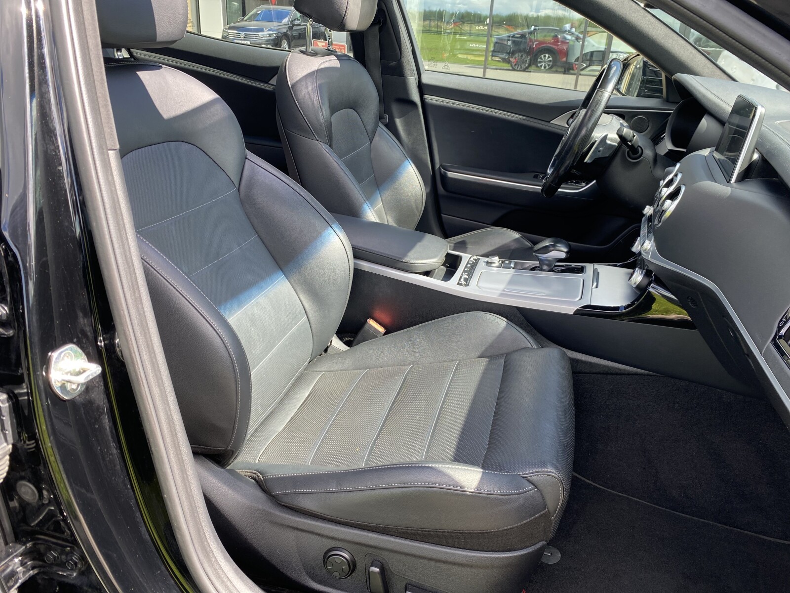 Kia Stinger - zdjęcie 18
