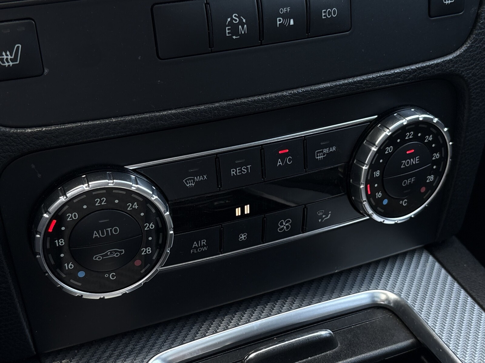 Mercedes-Benz GLK 220 - zdjęcie 24