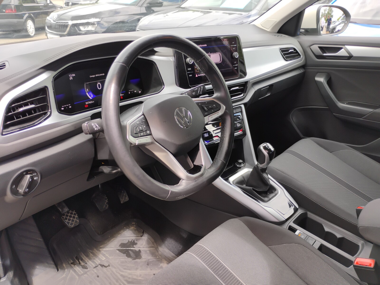 Volkswagen T-Roc - zdjęcie 12