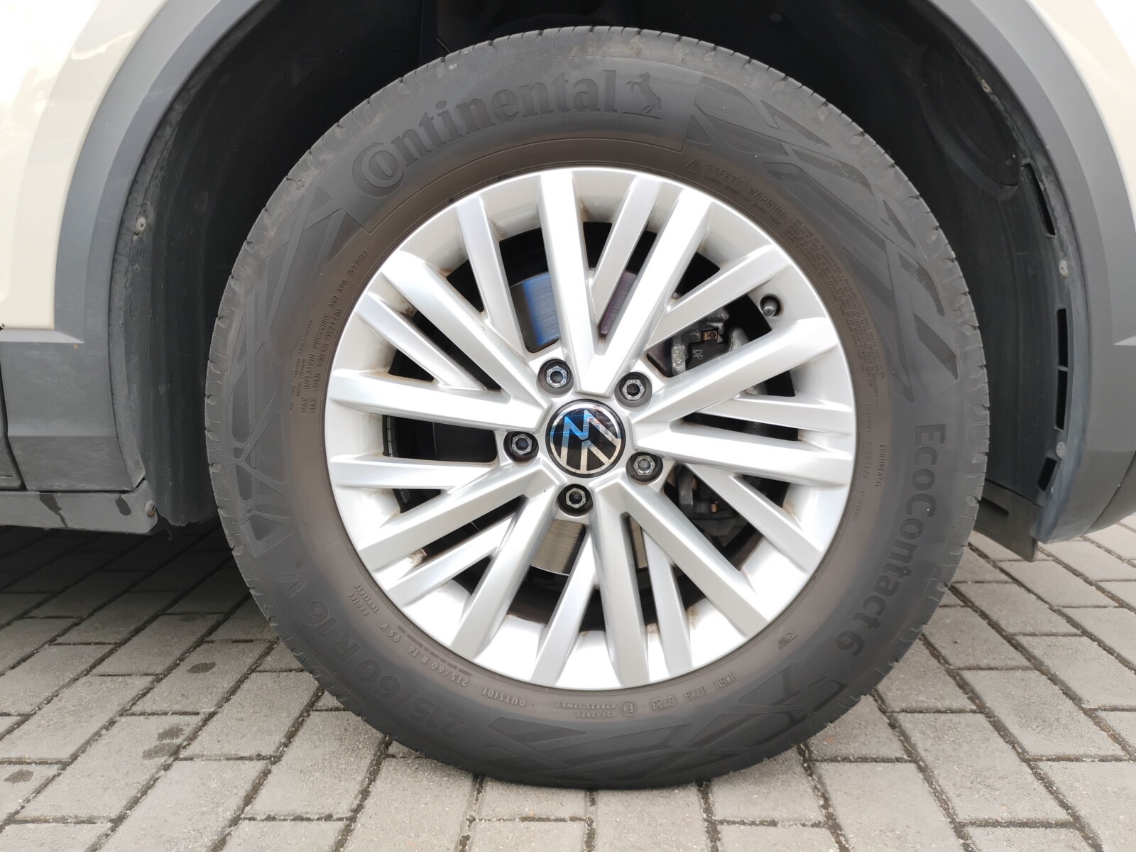 Volkswagen T-Roc - zdjęcie 11