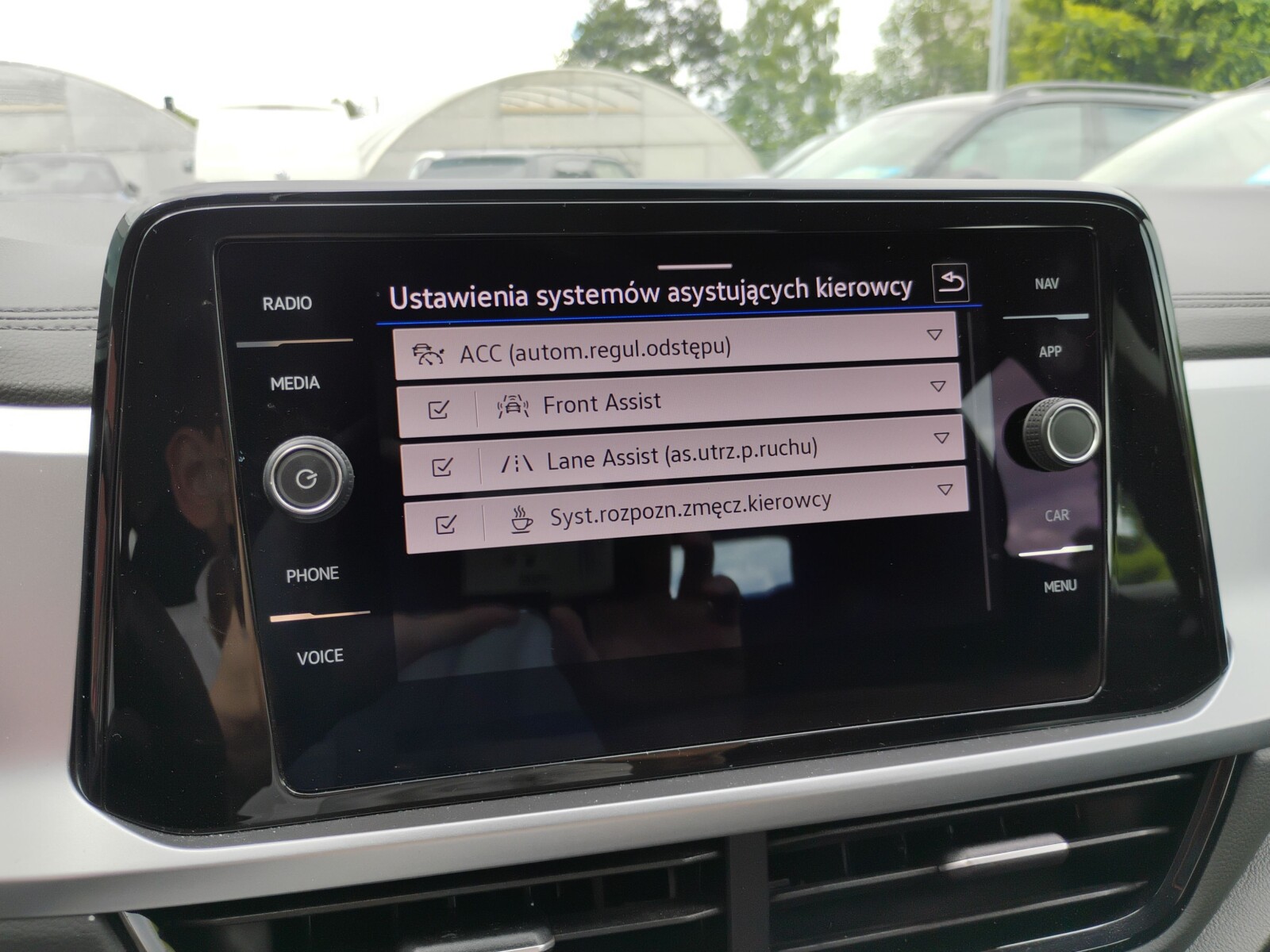 Volkswagen T-Roc - zdjęcie 24