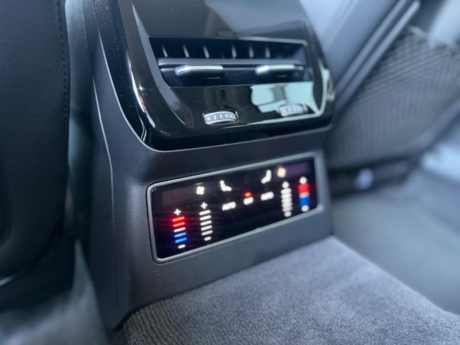 Audi A6 Avant - zdjęcie 21