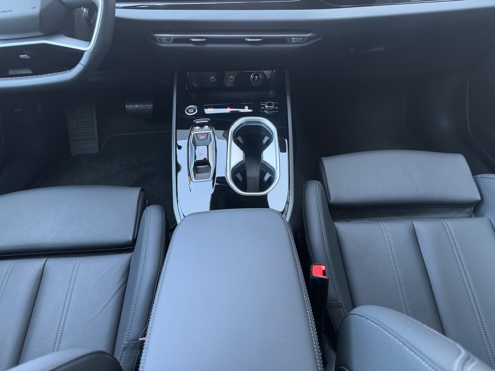 Audi A6 Avant - zdjęcie 25