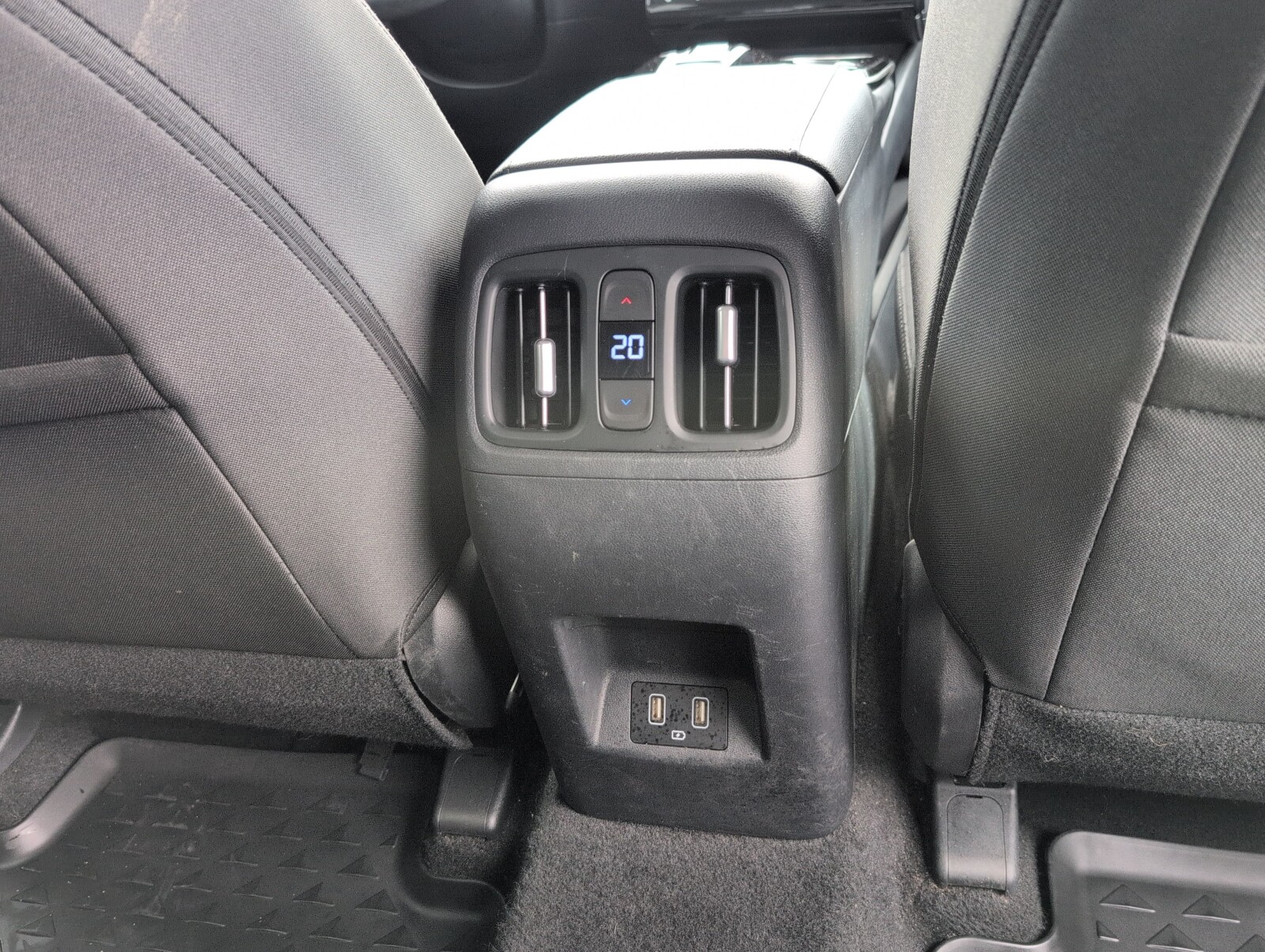 Hyundai Tucson - zdjęcie 13