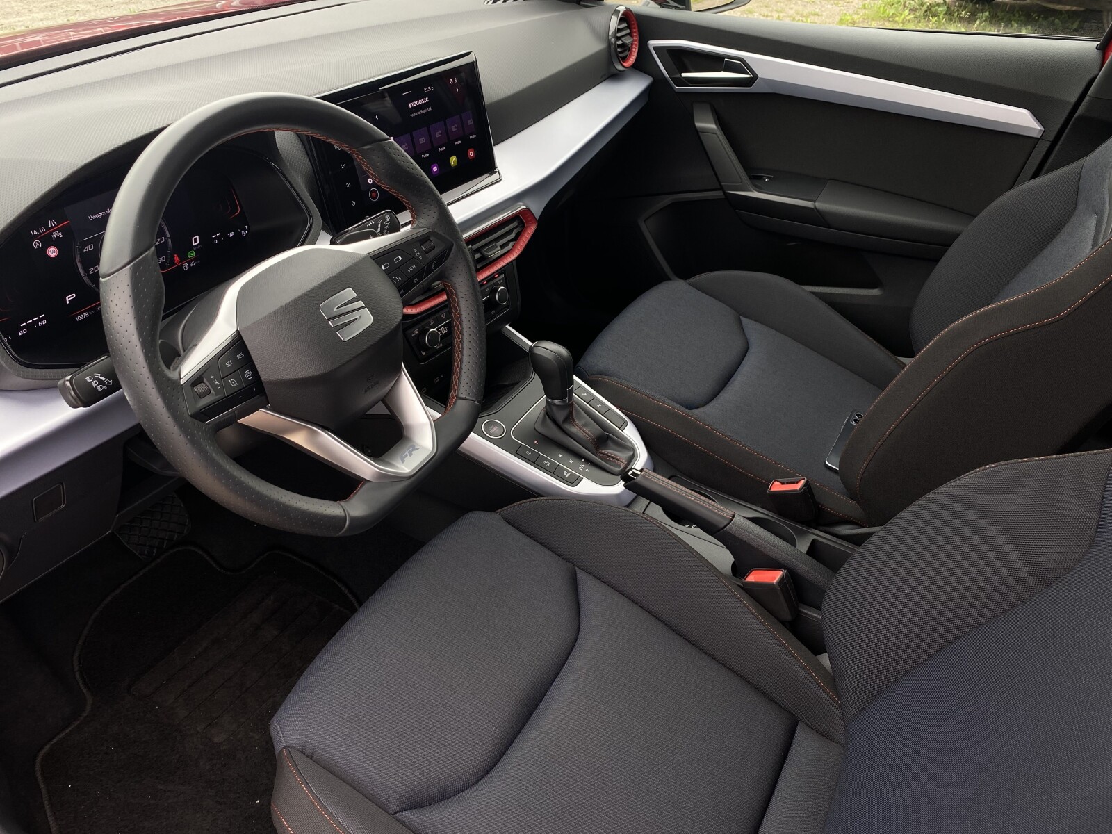 Seat Arona - zdjęcie 11