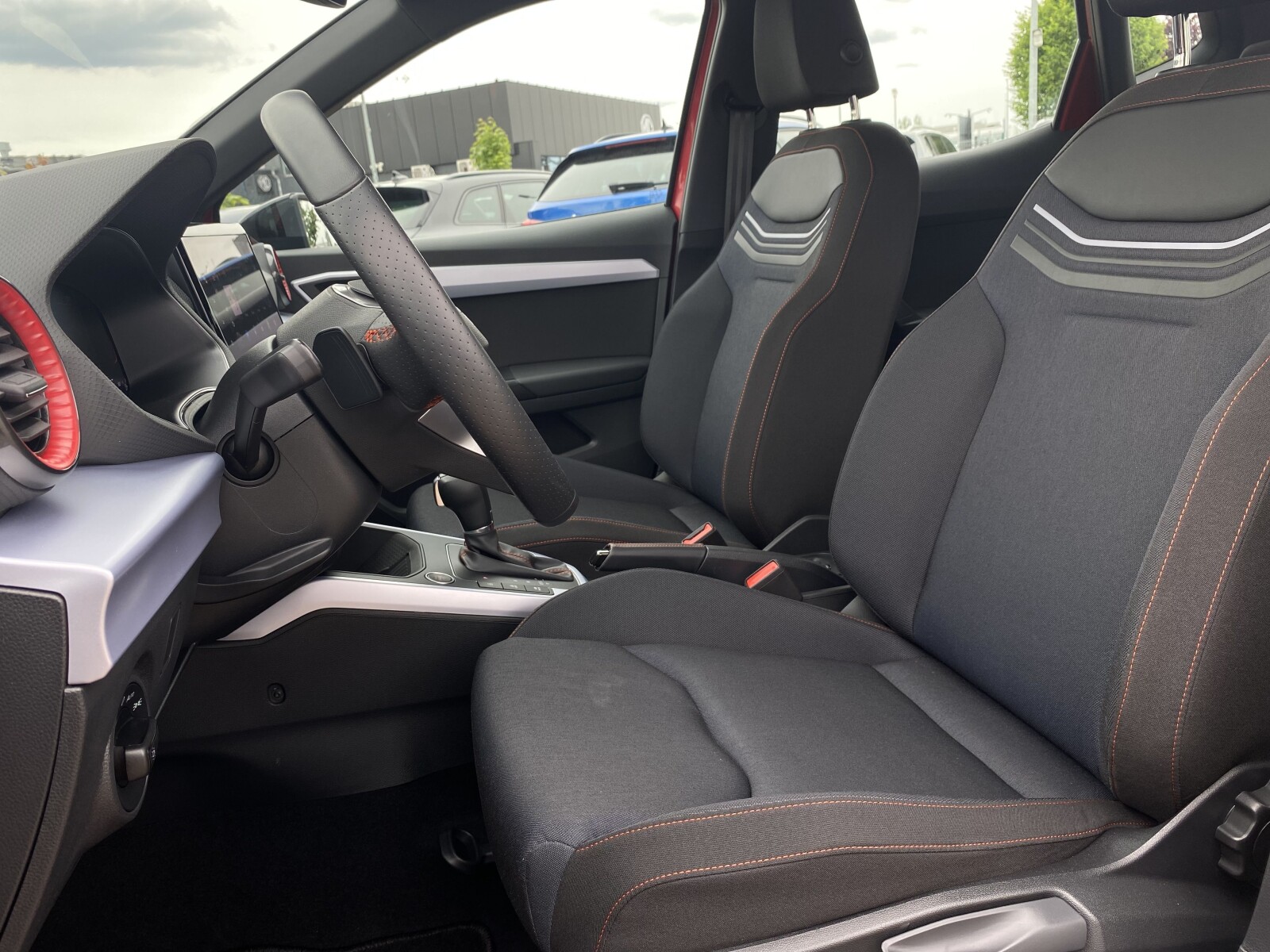 Seat Arona - zdjęcie 12
