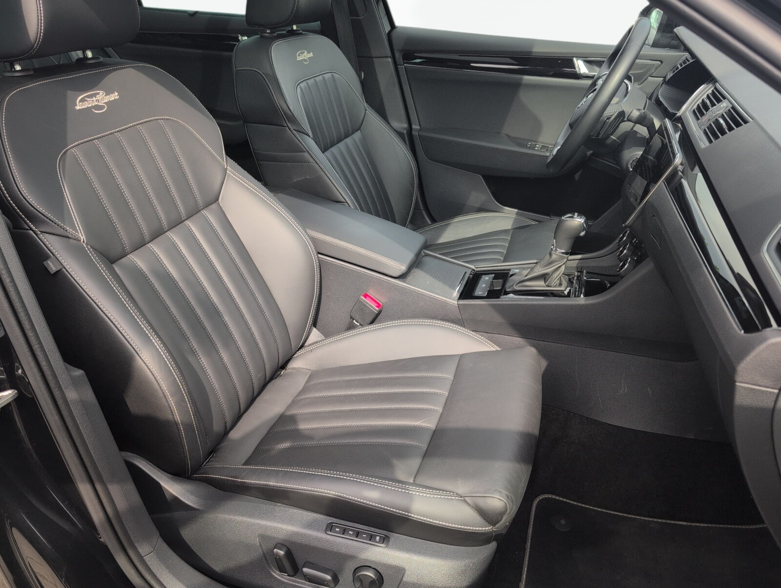 Škoda Superb - zdjęcie 17