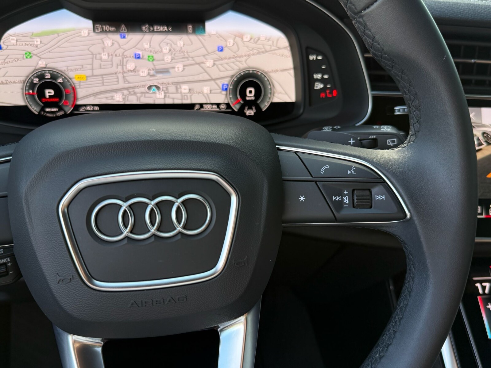 Audi Q8 - zdjęcie 30
