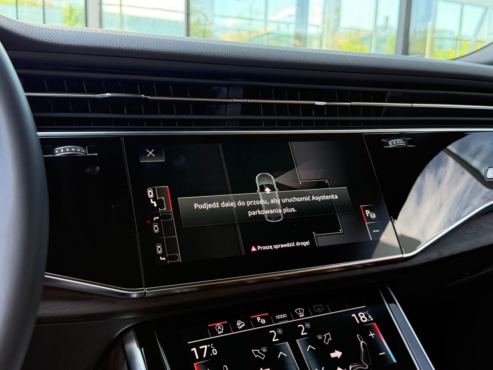 Audi Q8 - zdjęcie 33