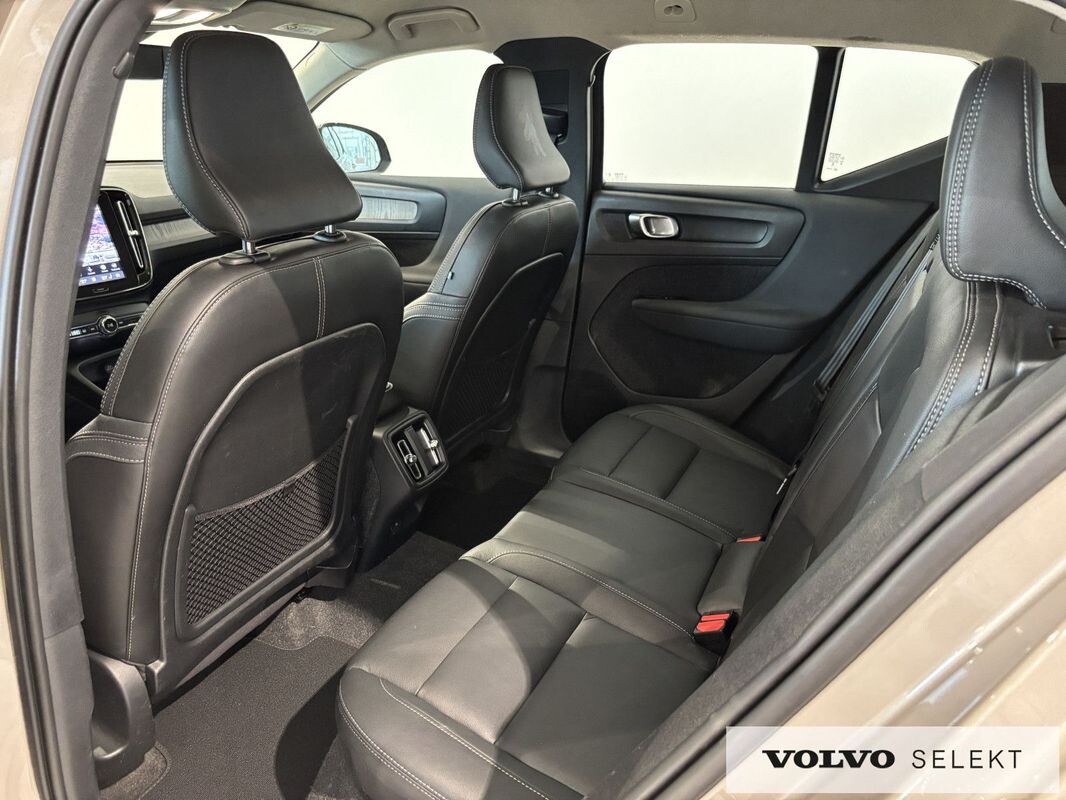 Volvo XC 40 - zdjęcie 18
