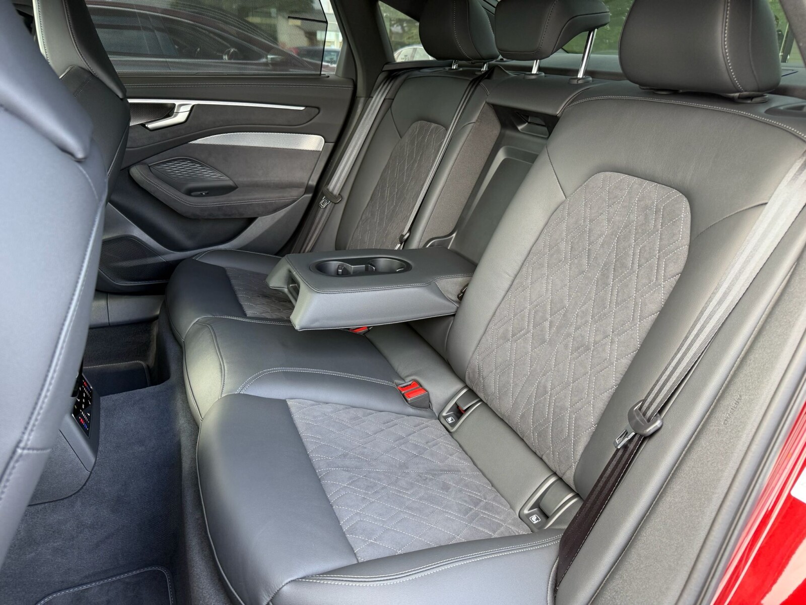 Audi A6 Limousine - zdjęcie 20