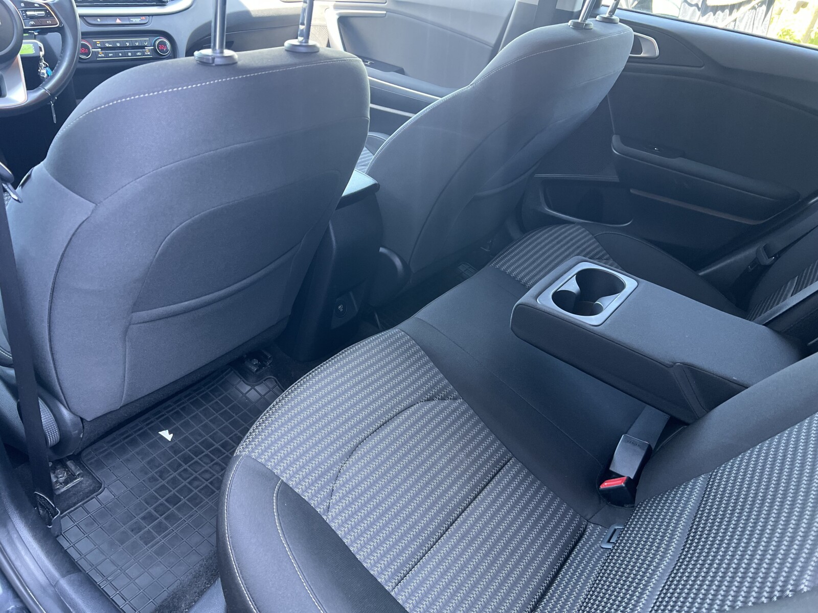 Kia Ceed - zdjęcie 24