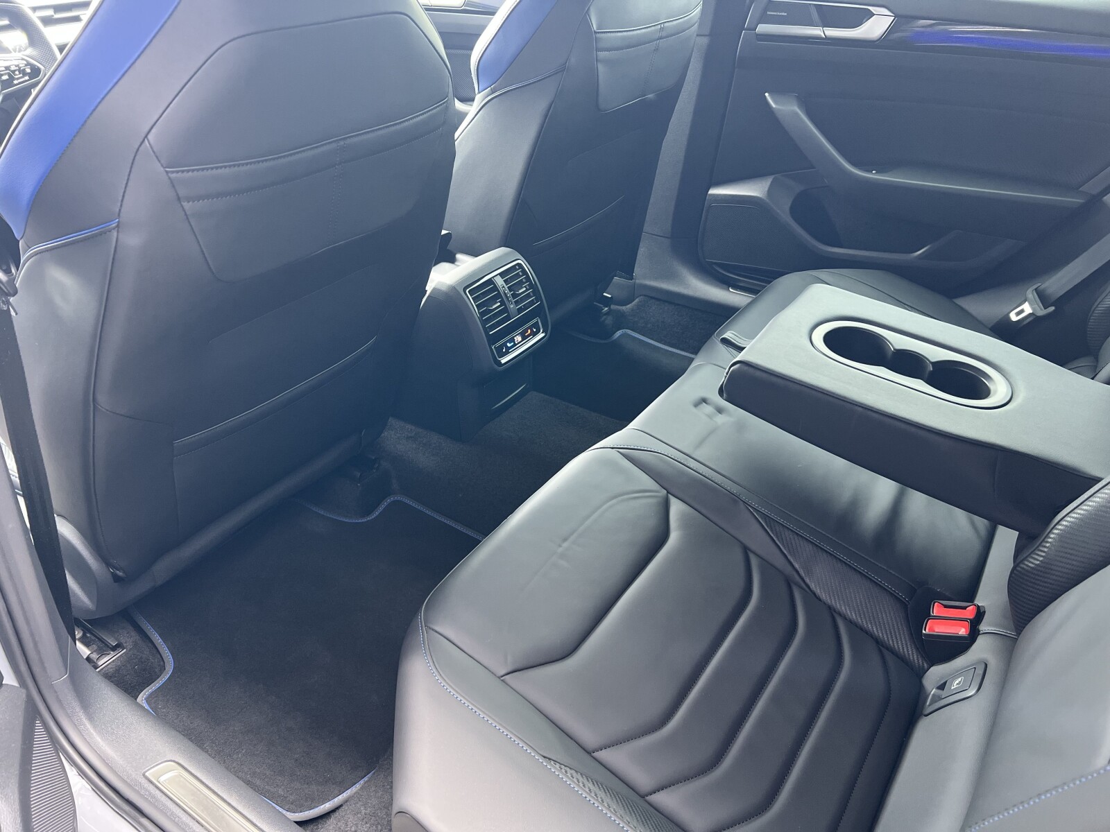 Volkswagen Arteon Shooting Brake - zdjęcie 35