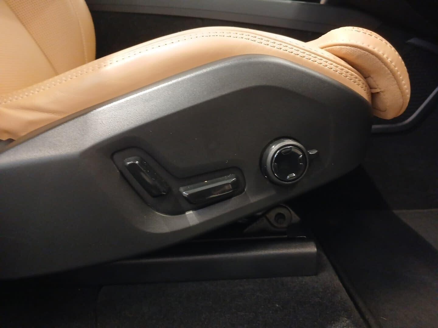 Volvo XC 60 - zdjęcie 17