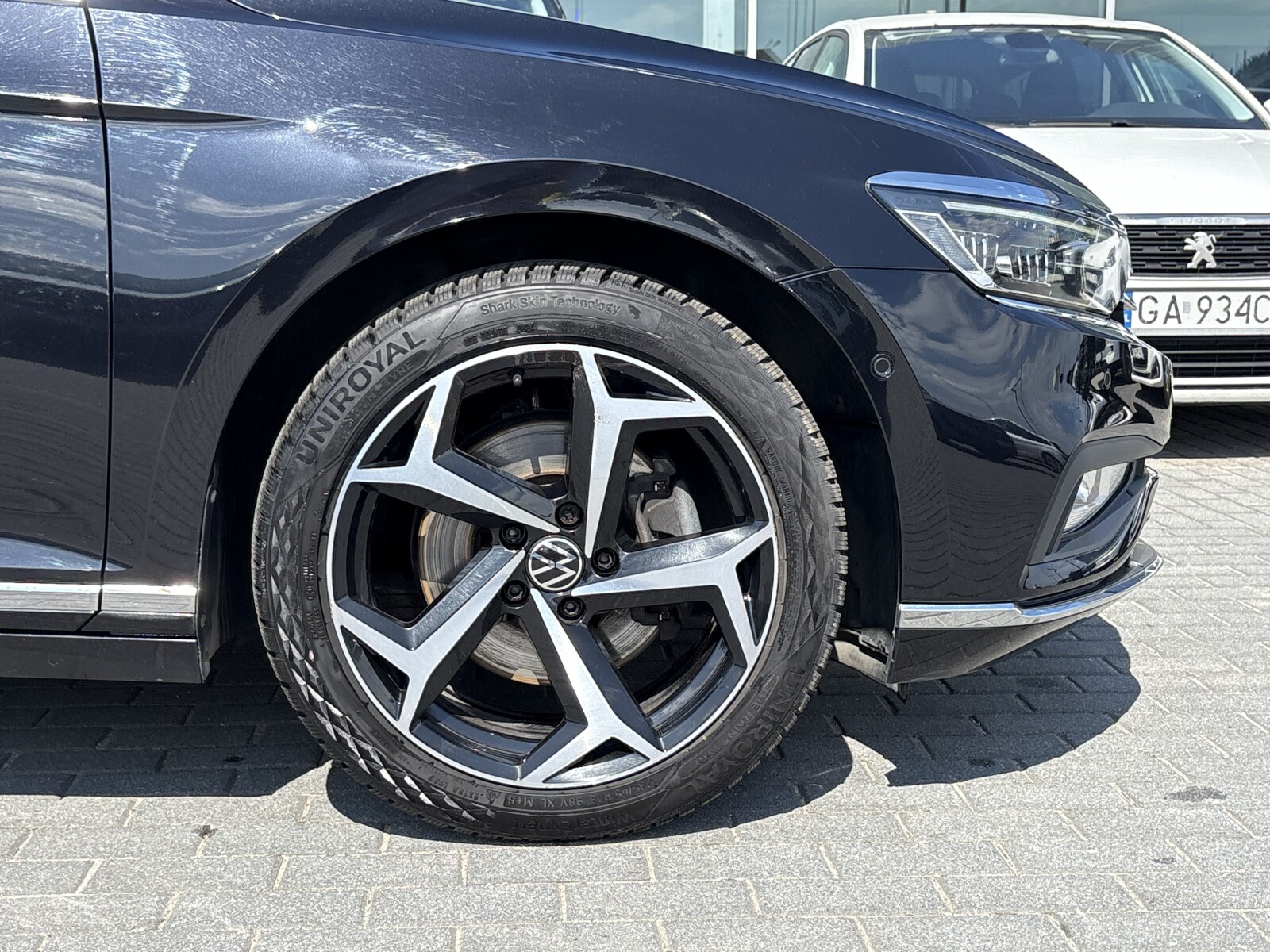 Volkswagen Passat Variant - zdjęcie 36