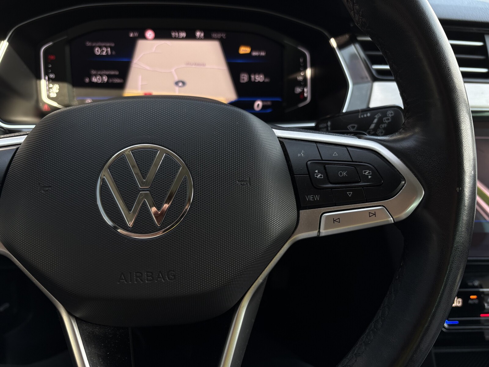 Volkswagen Passat Variant - zdjęcie 16