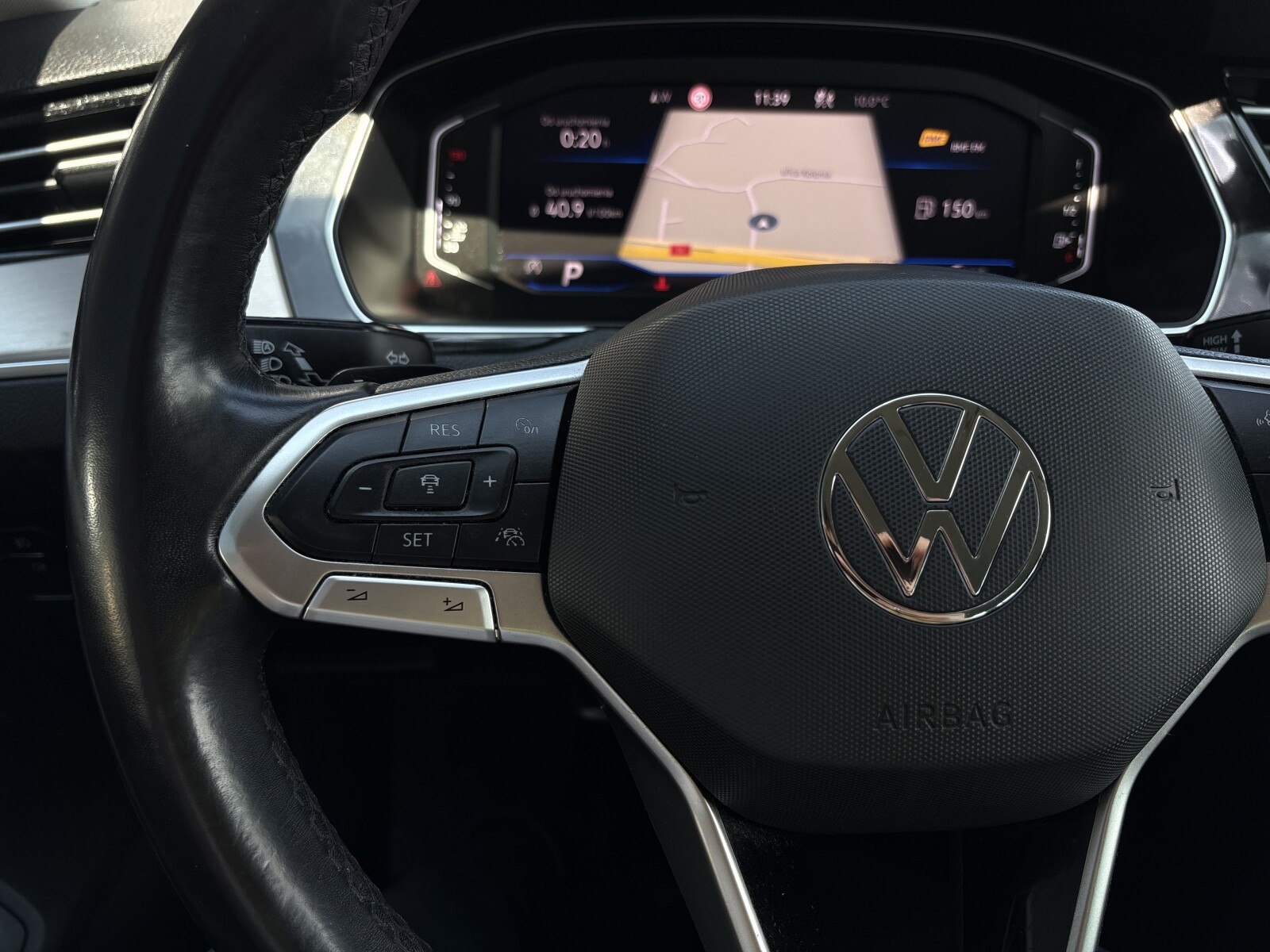 Volkswagen Passat Variant - zdjęcie 15