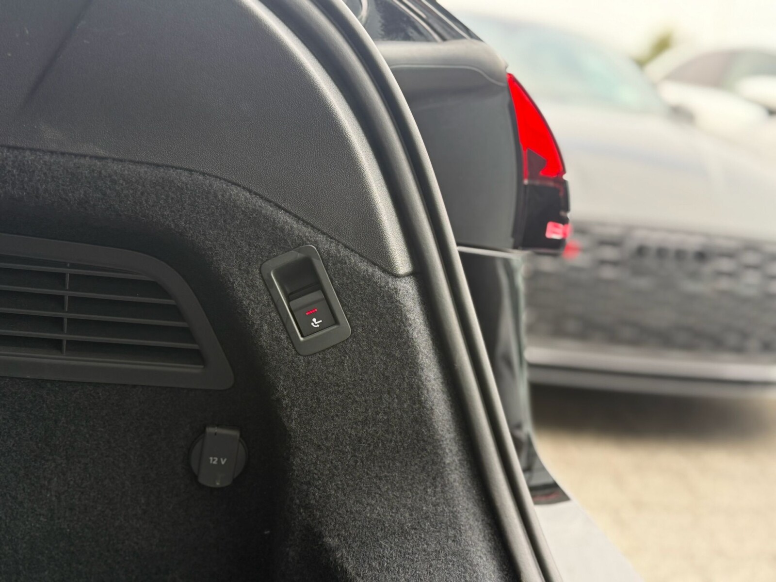 Audi A6 Avant - zdjęcie 19
