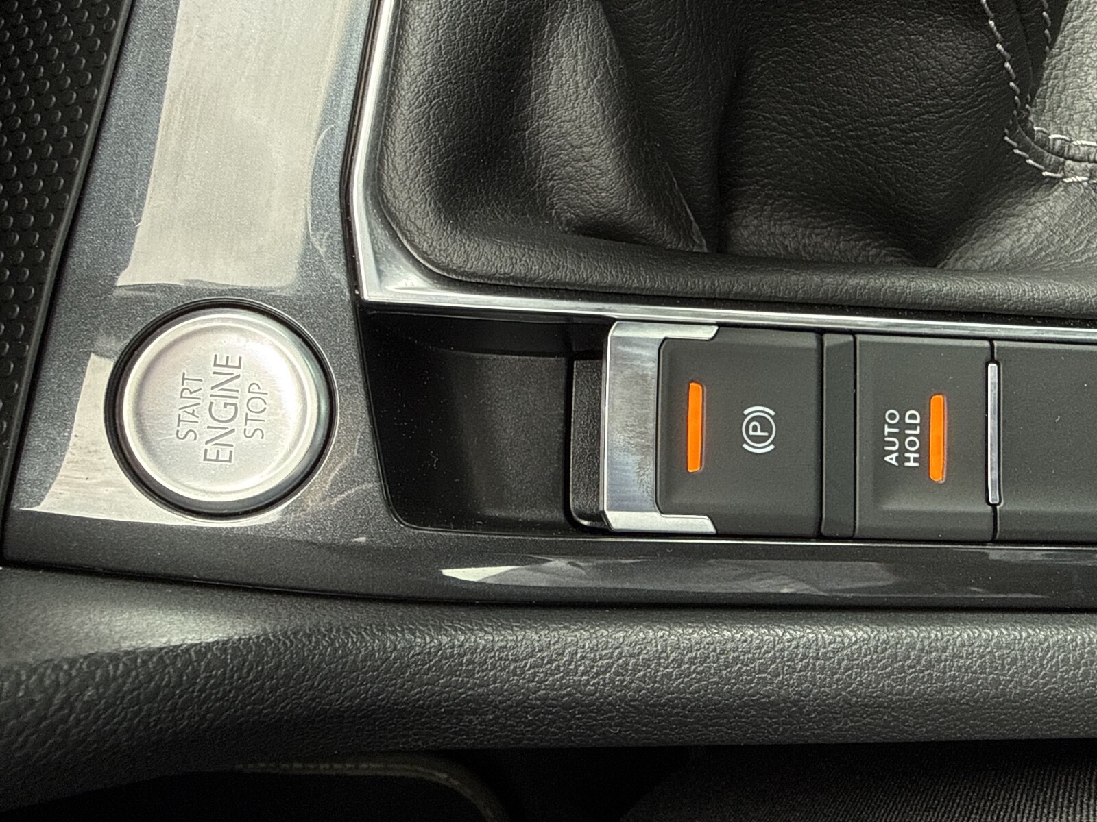 Volkswagen Tiguan - zdjęcie 22