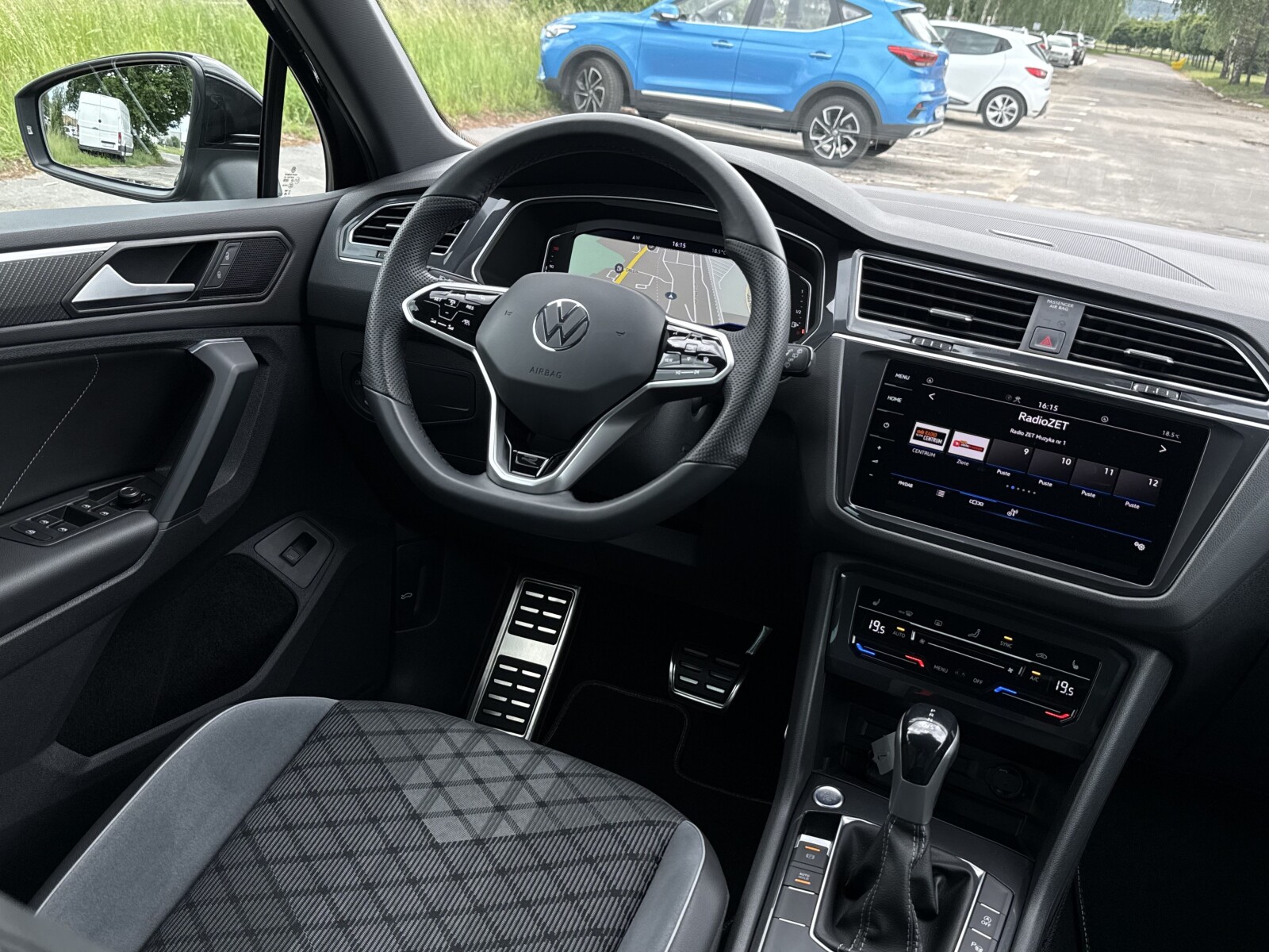 Volkswagen Tiguan - zdjęcie 10