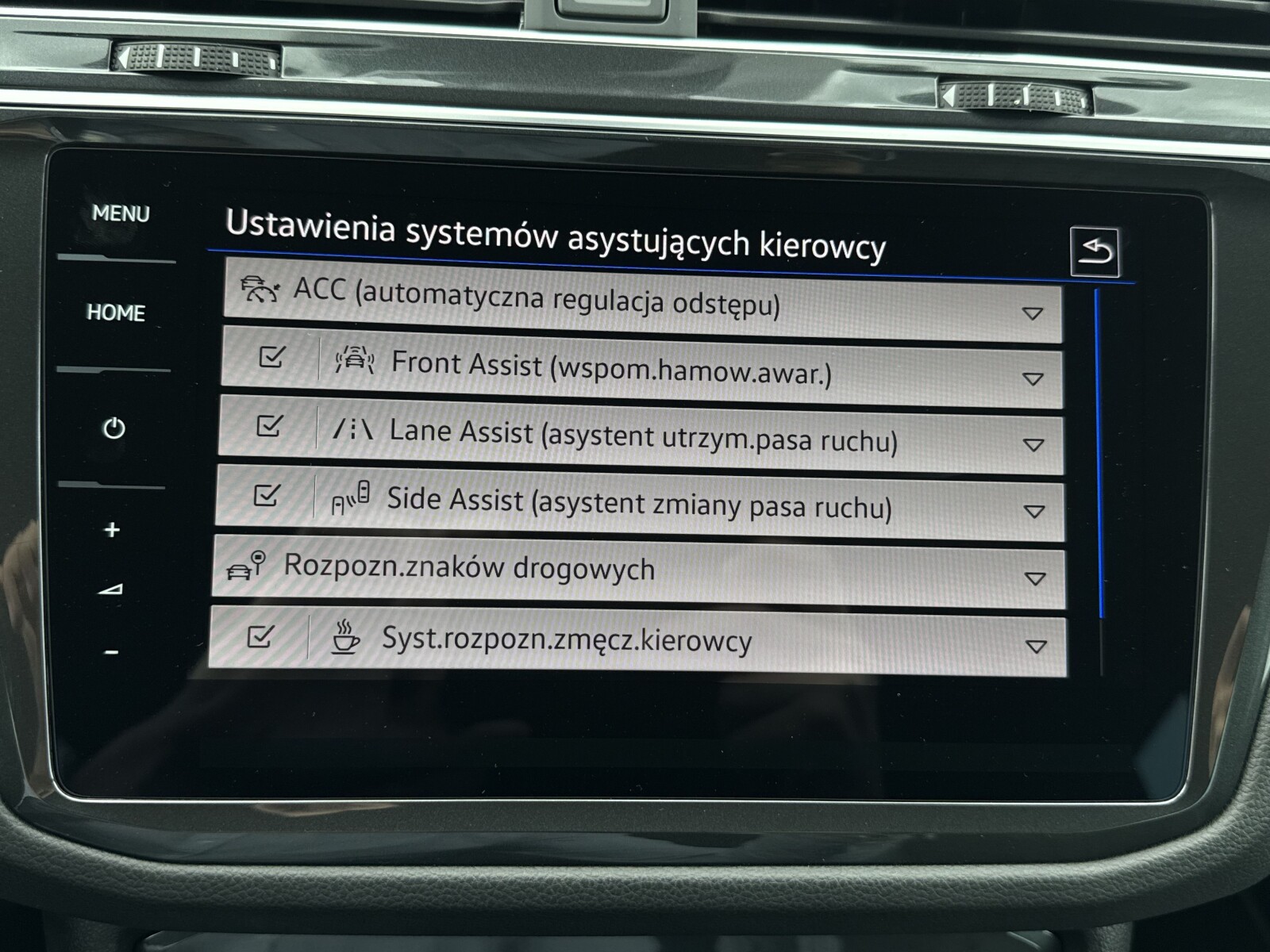 Volkswagen Tiguan - zdjęcie 27