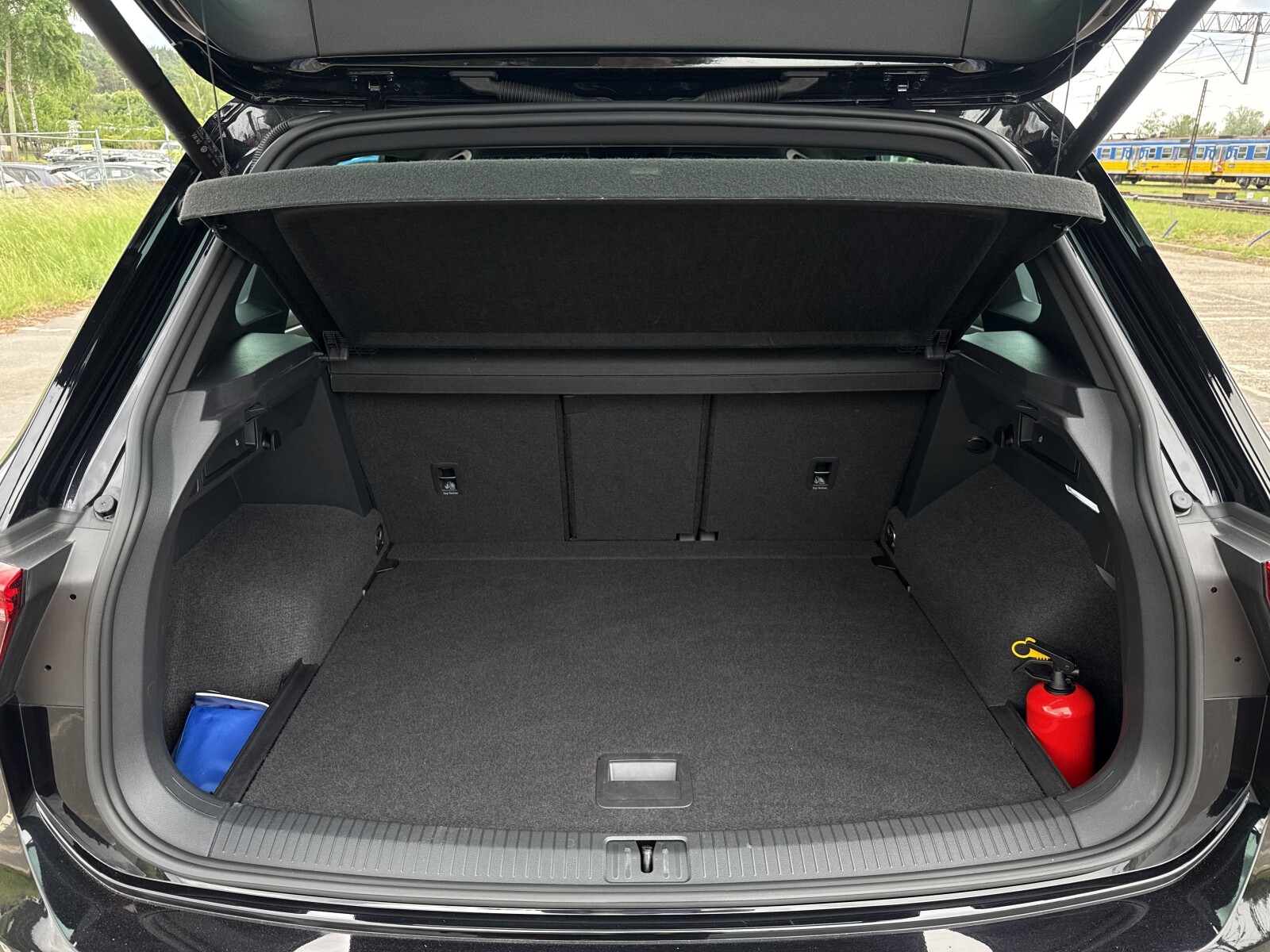 Volkswagen Tiguan - zdjęcie 35