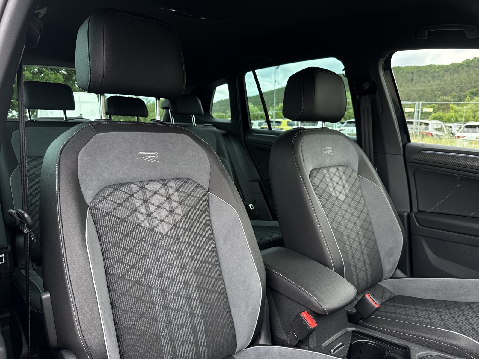 Volkswagen Tiguan - zdjęcie 15